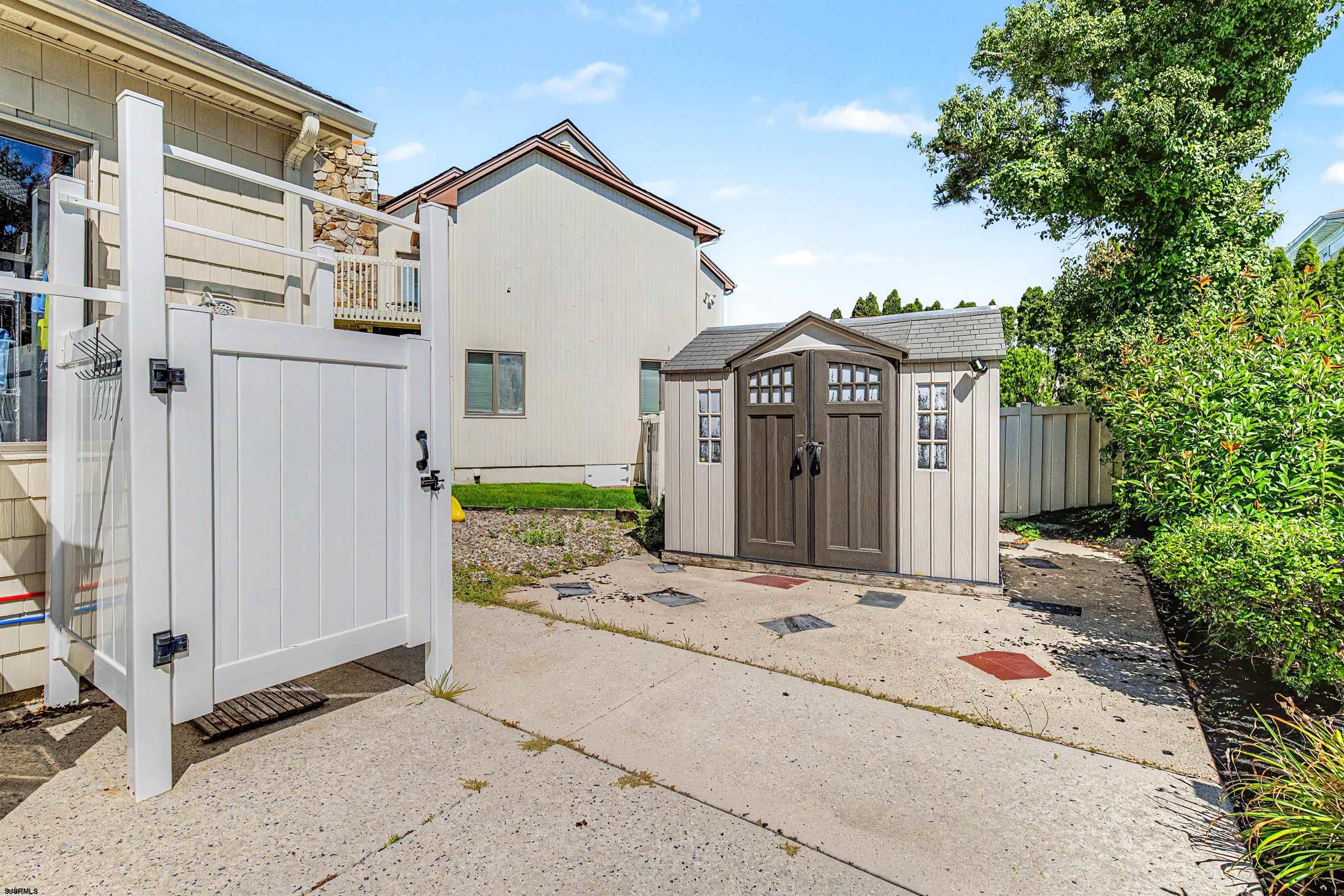 4 Brunswick Ct