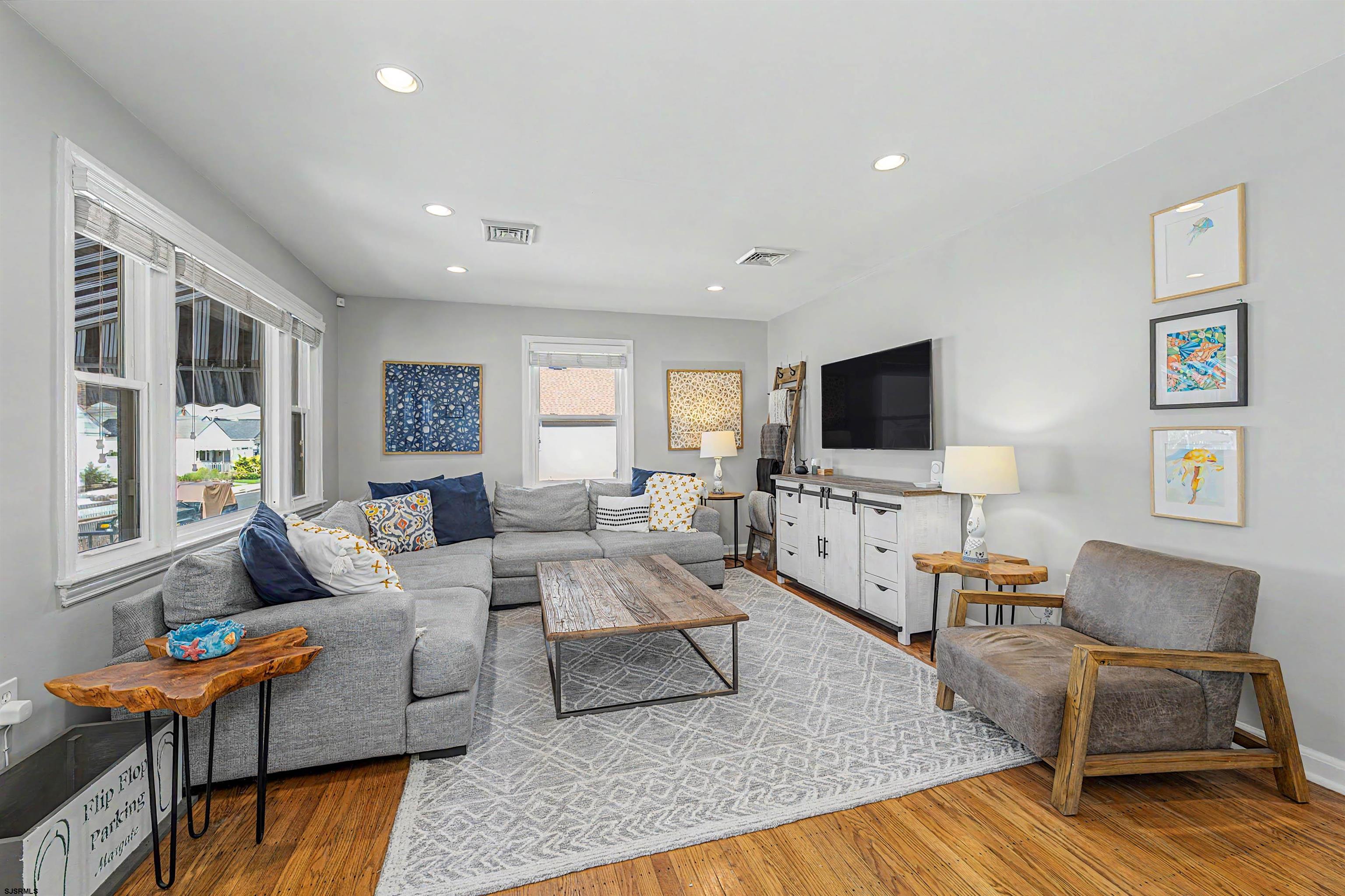 205 N Delavan Ave