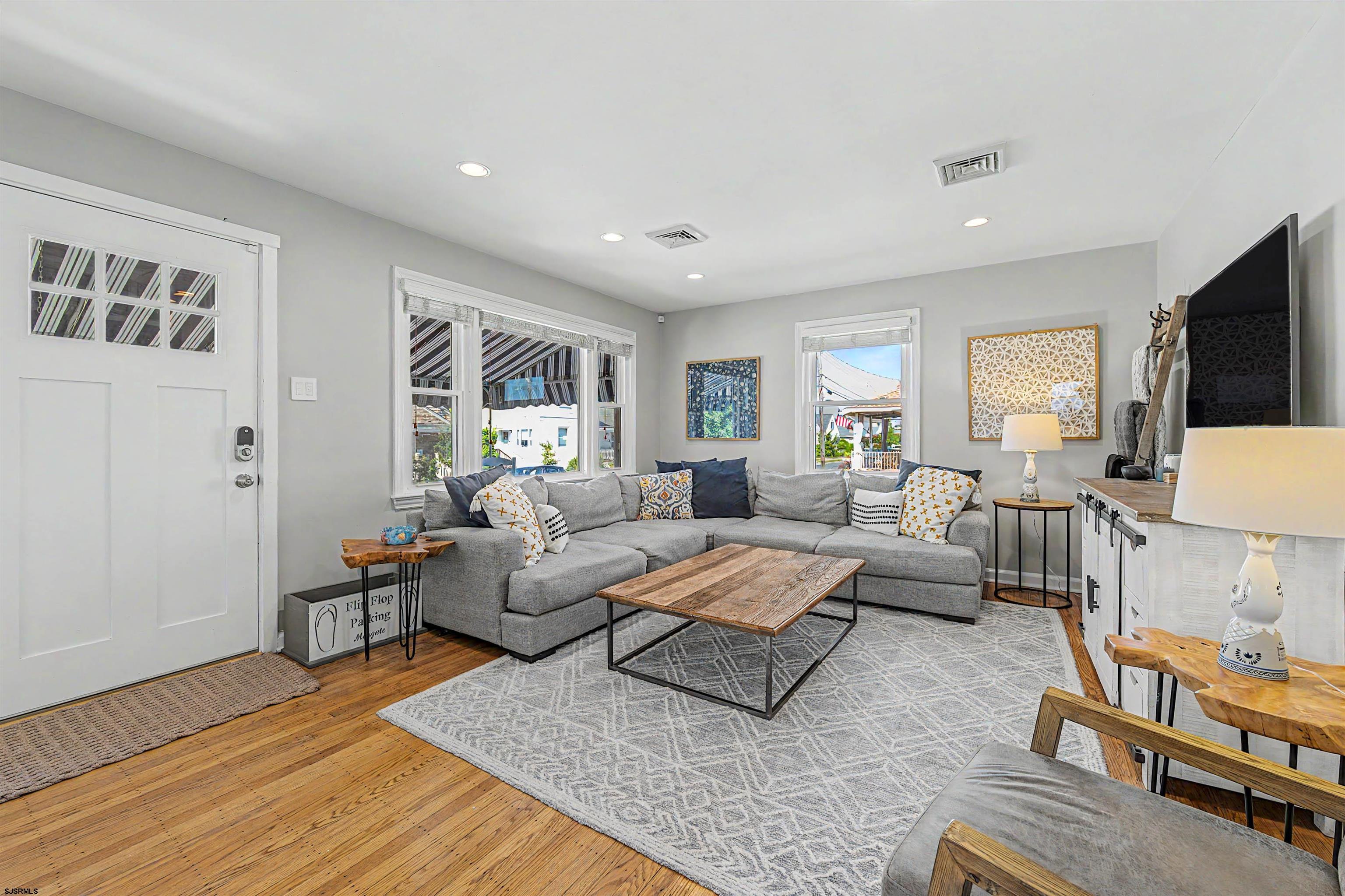 205 N Delavan Ave