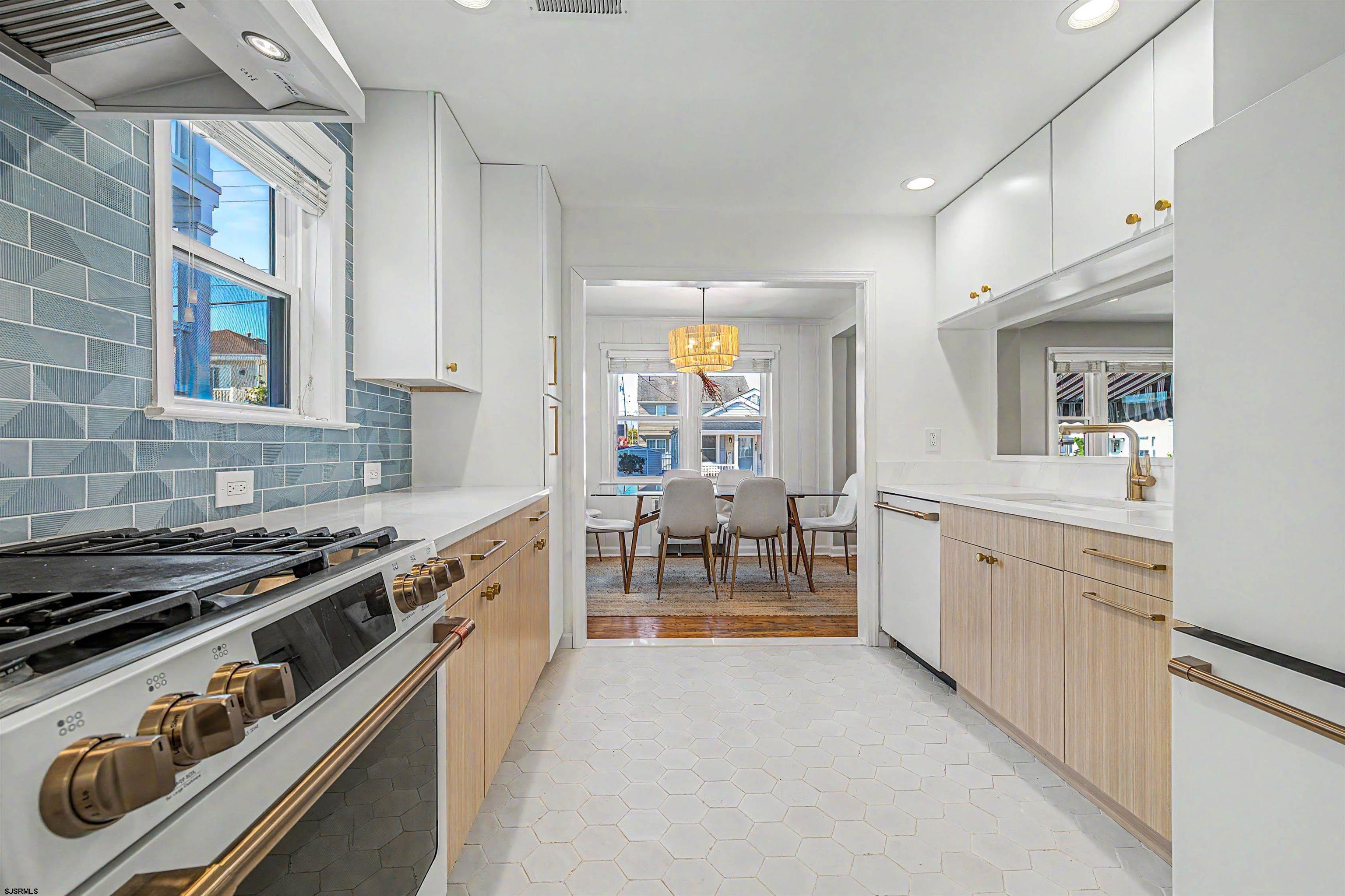 205 N Delavan Ave