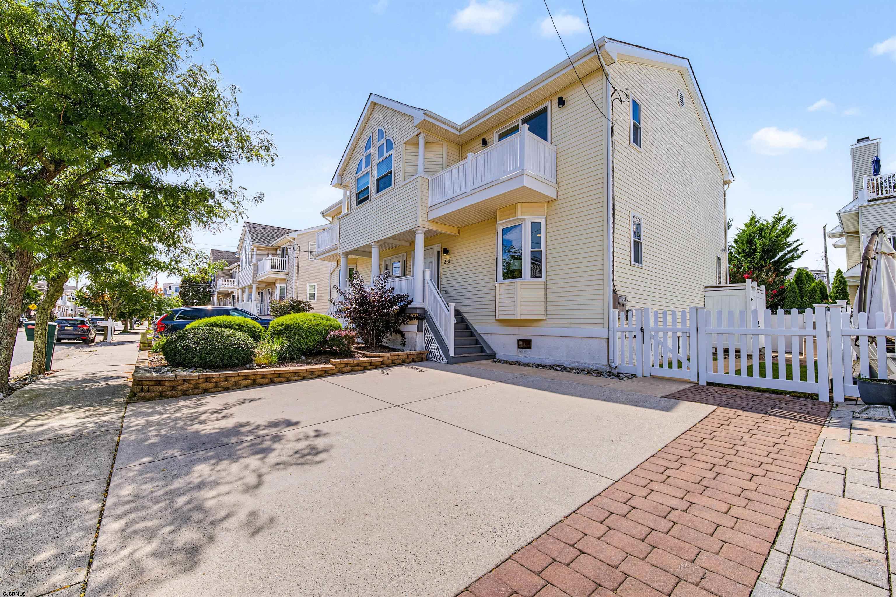 216 N Coolidge Ave