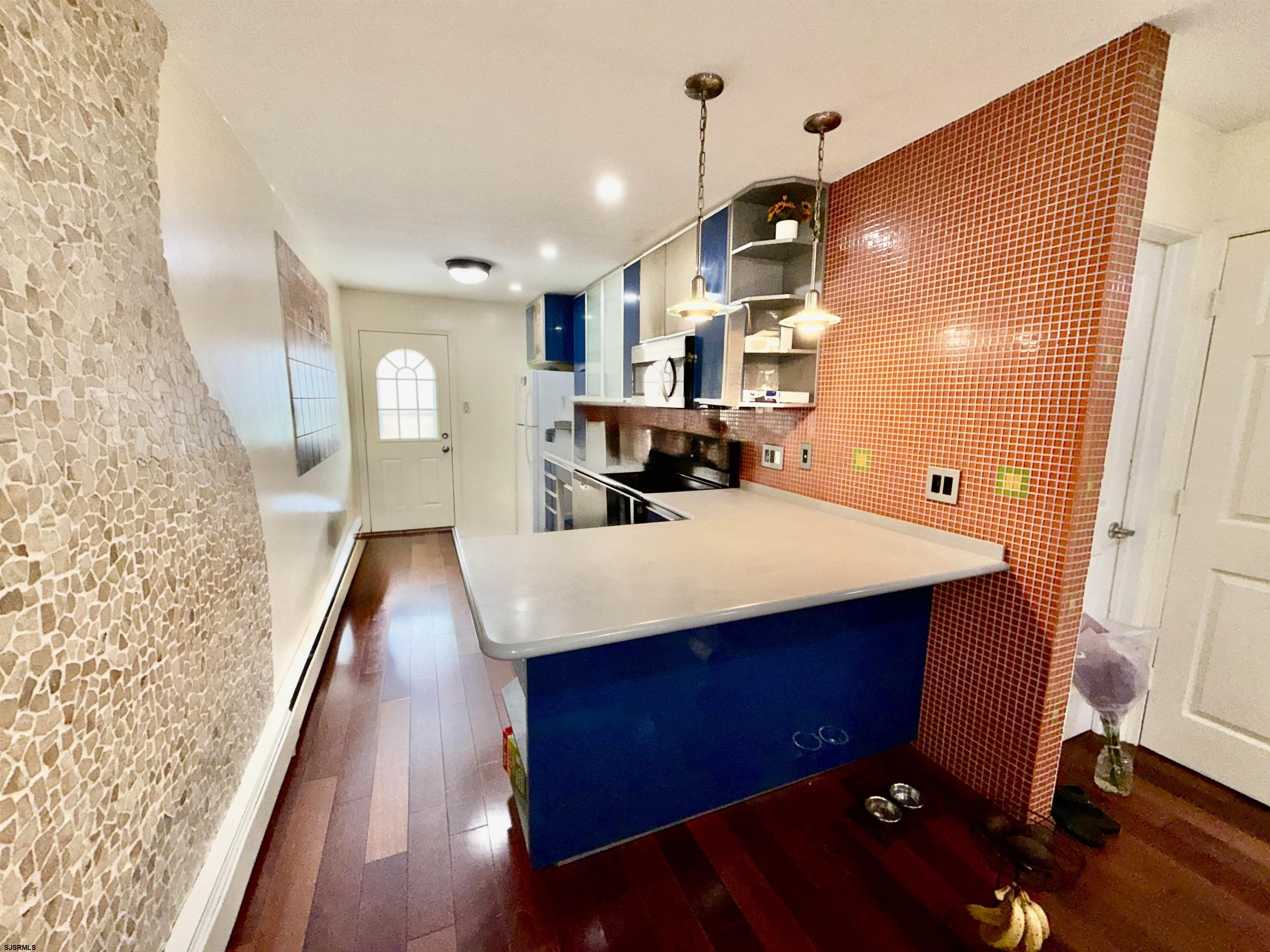 709 N Oxford Ave Unit: K4