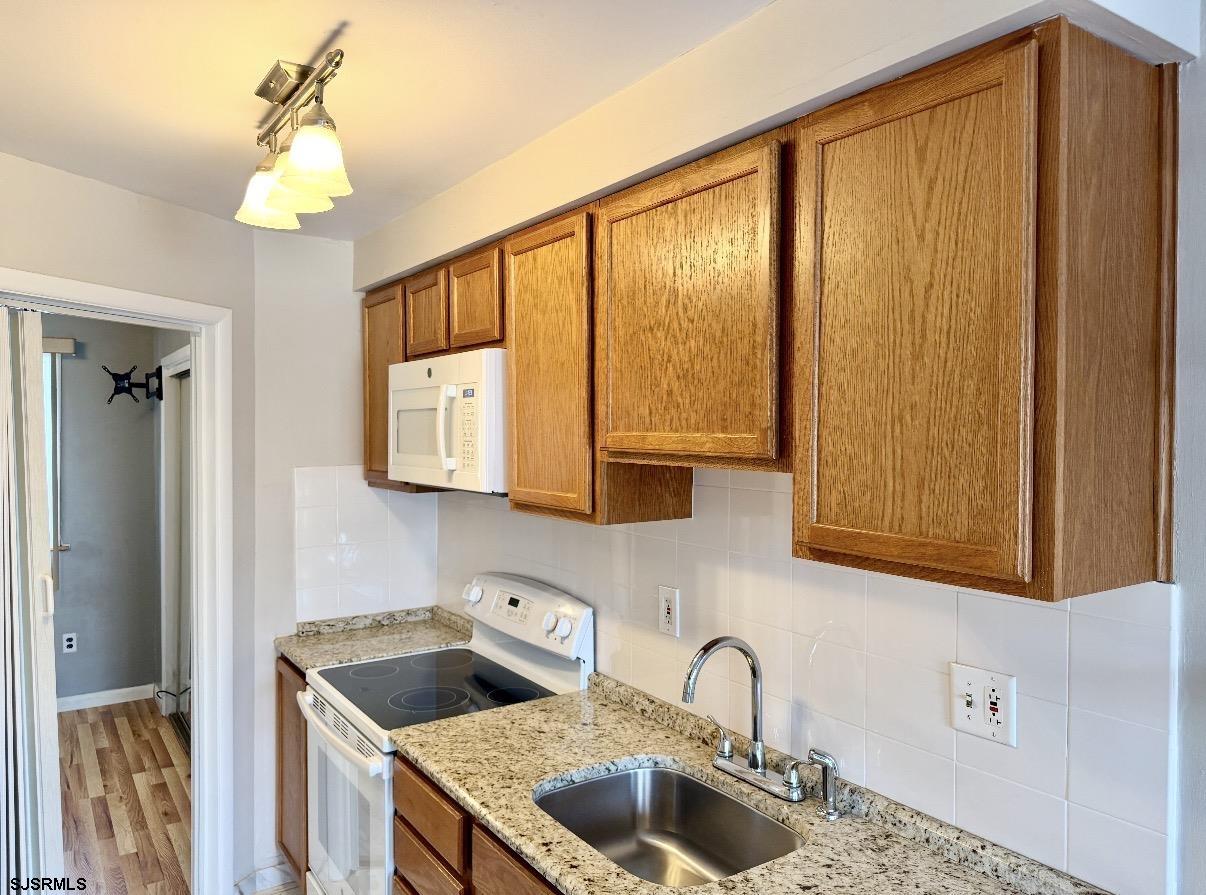9600 Amherst Ave Unit: 3