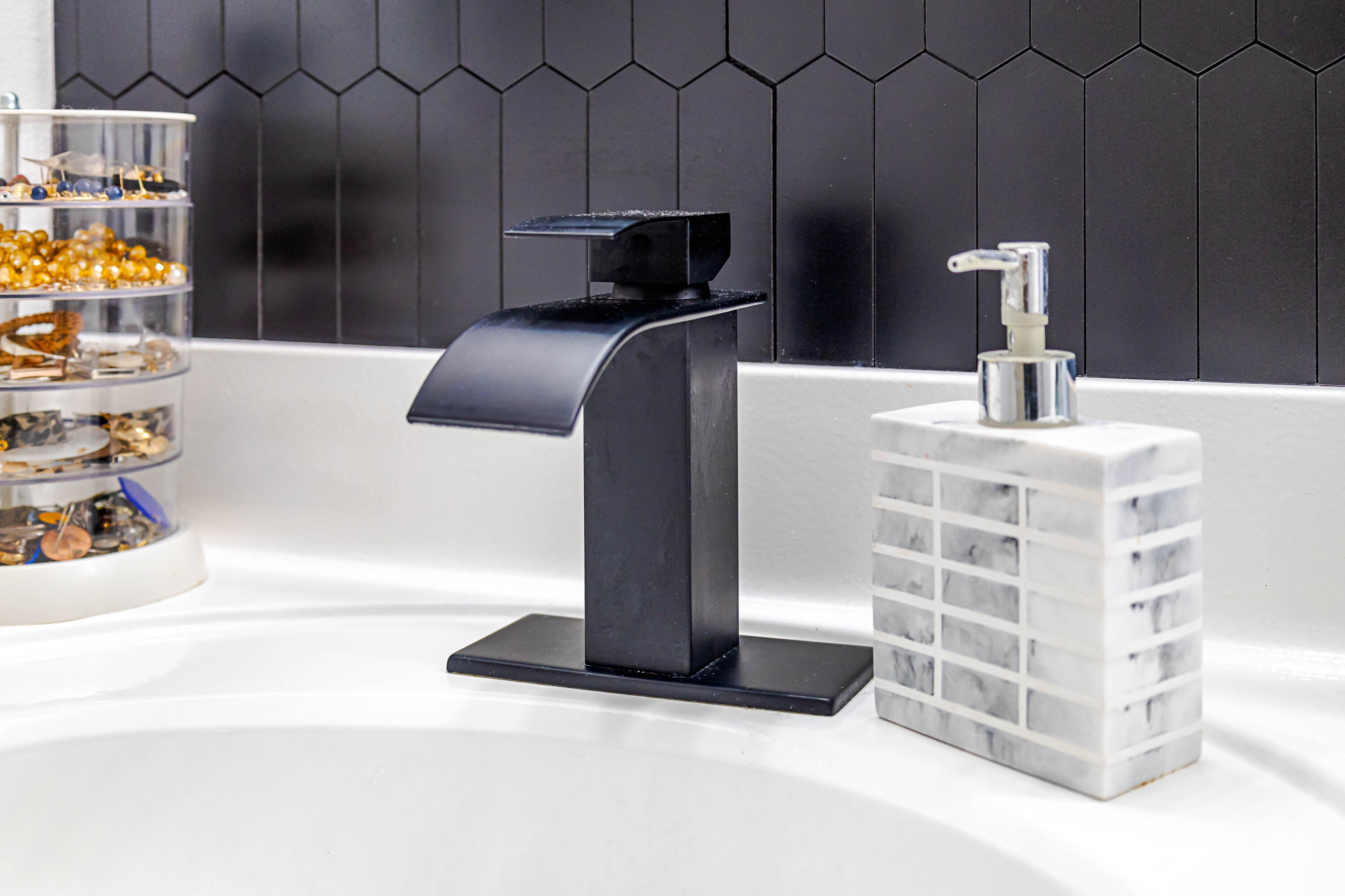 159 SE Brooks Street, UNIT 202