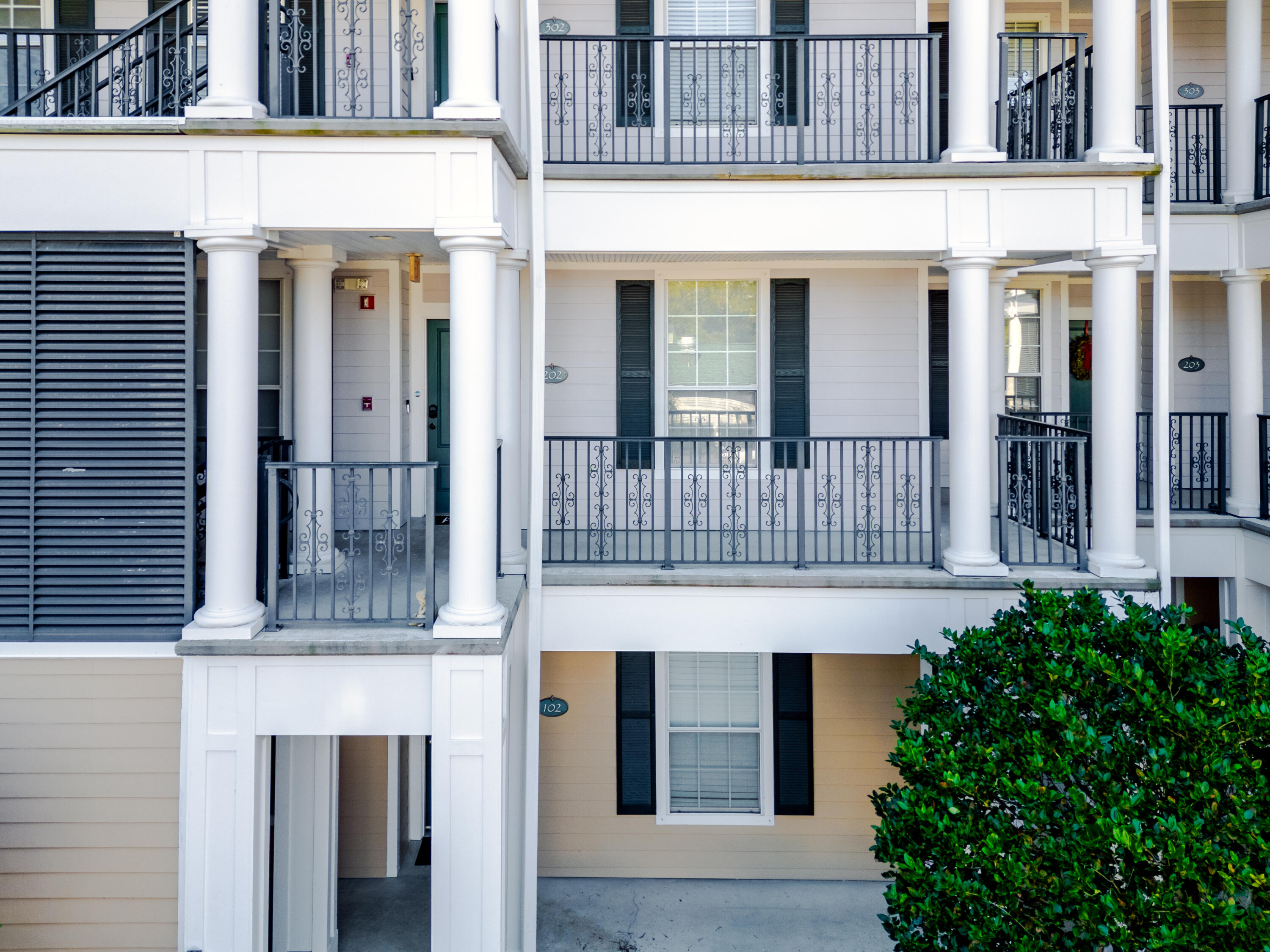 159 SE Brooks Street, UNIT 202