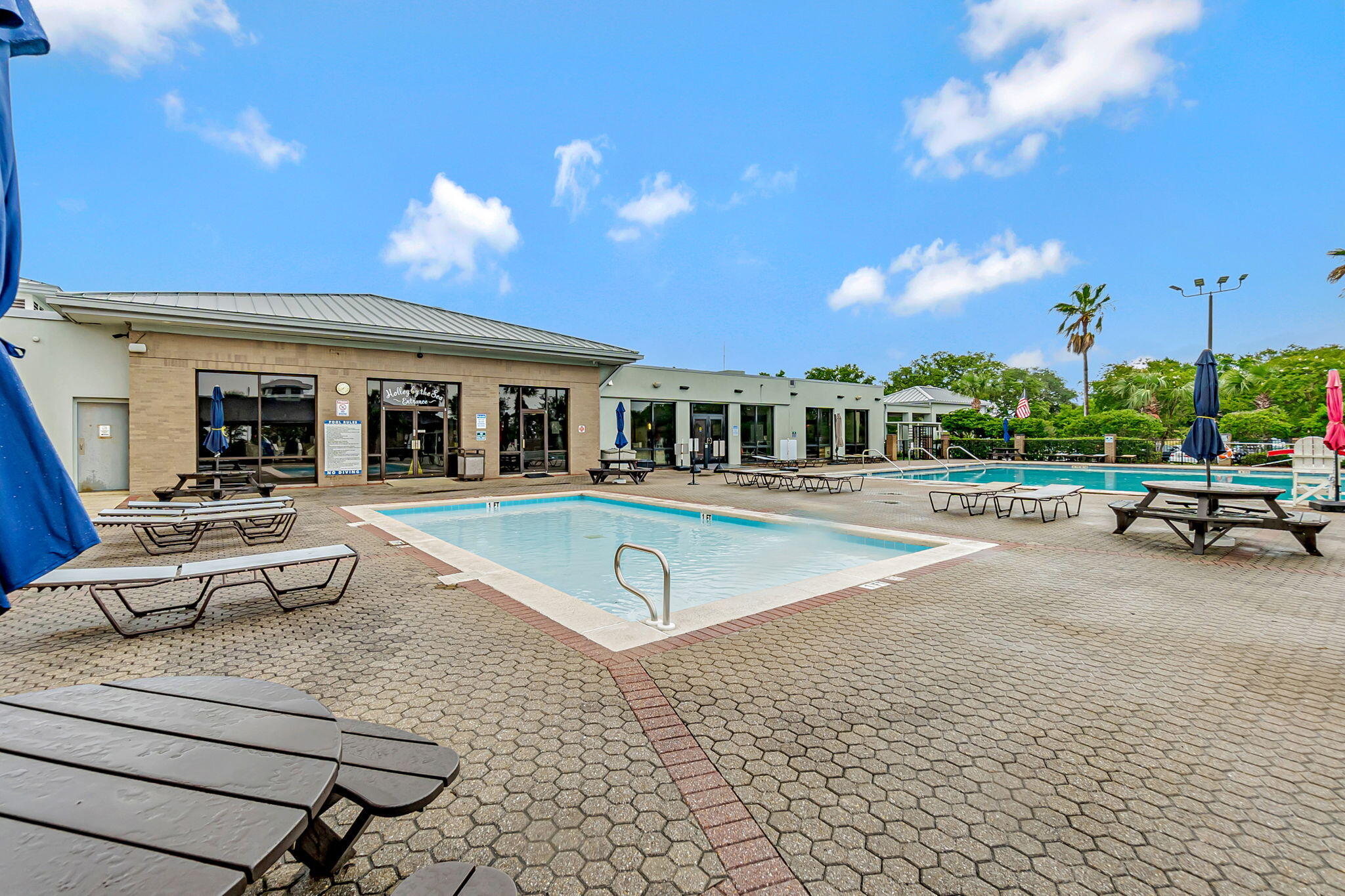 6562 Longview Street