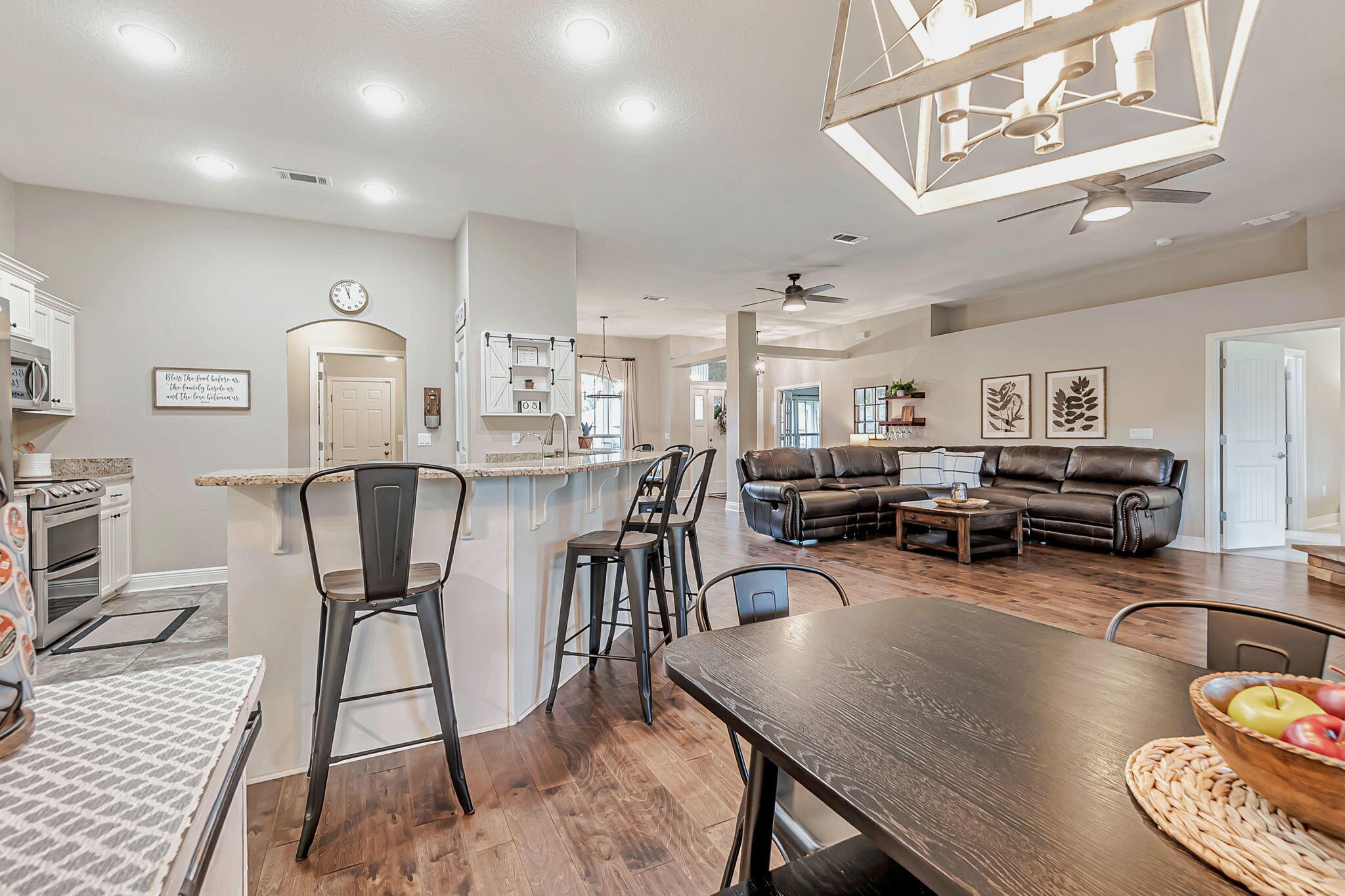 6562 Longview Street