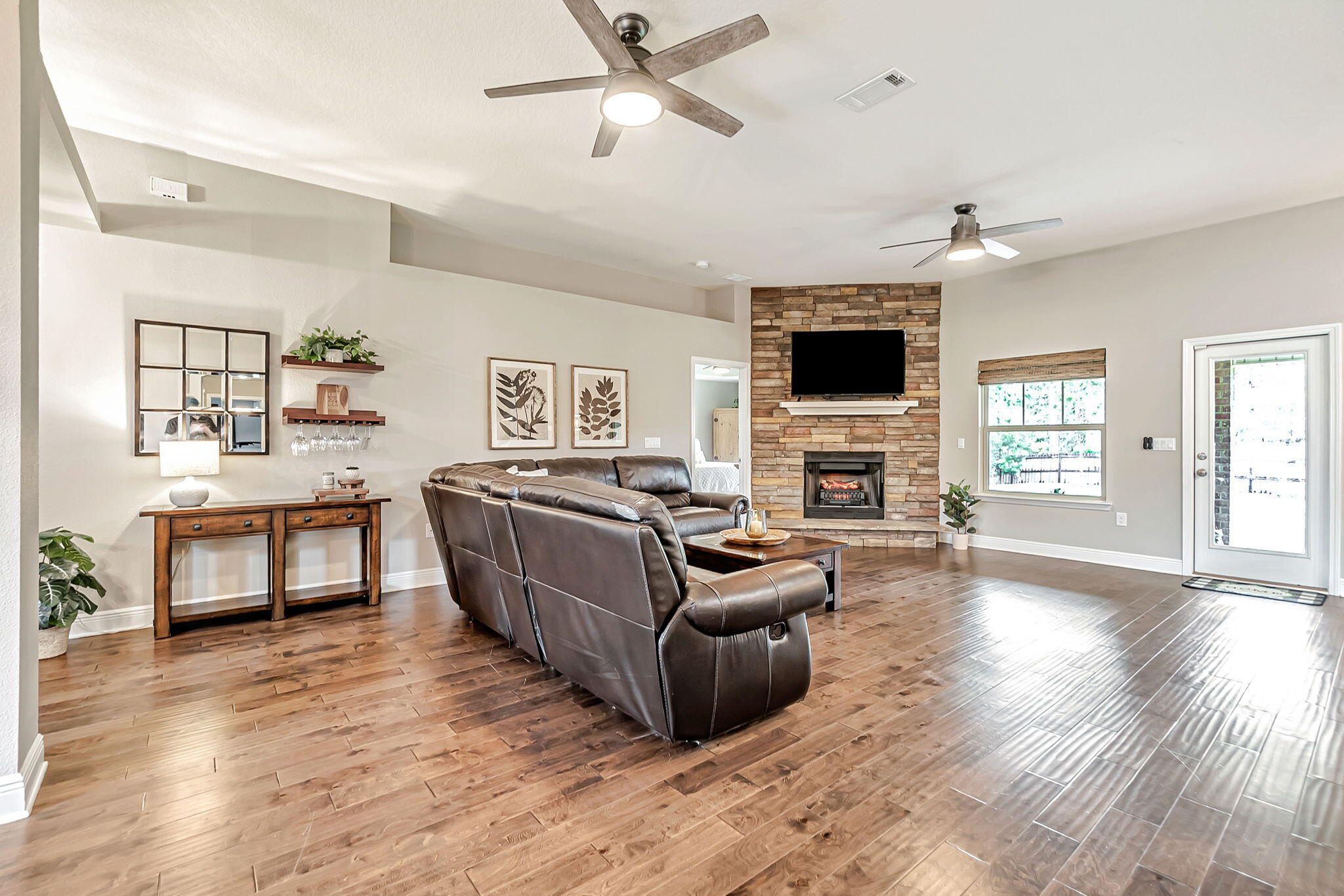 6562 Longview Street