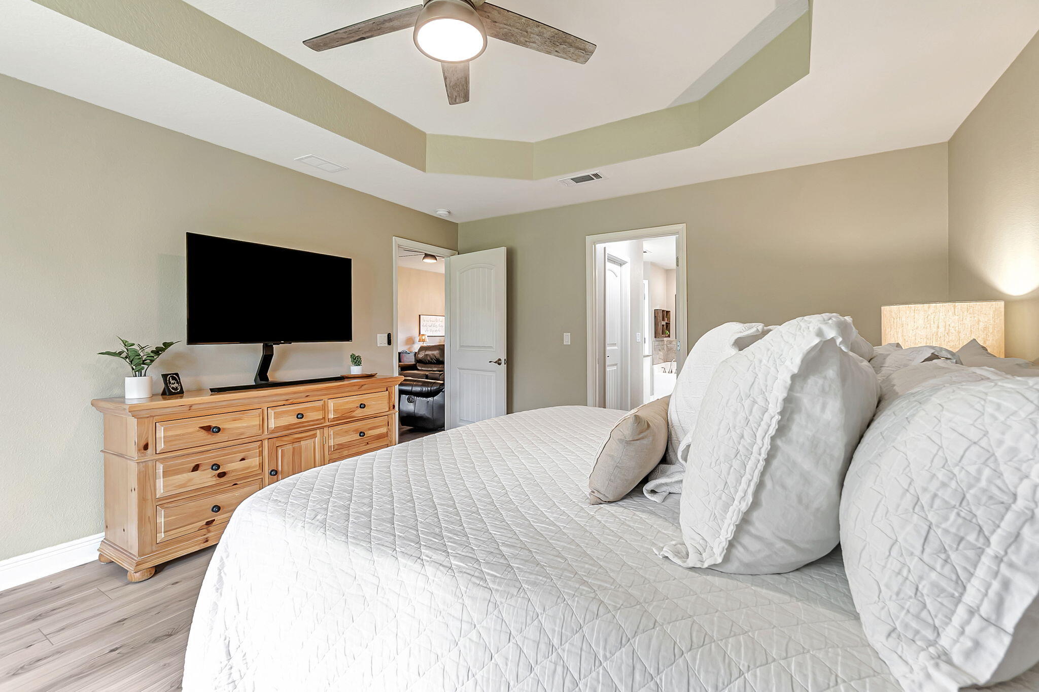 6562 Longview Street