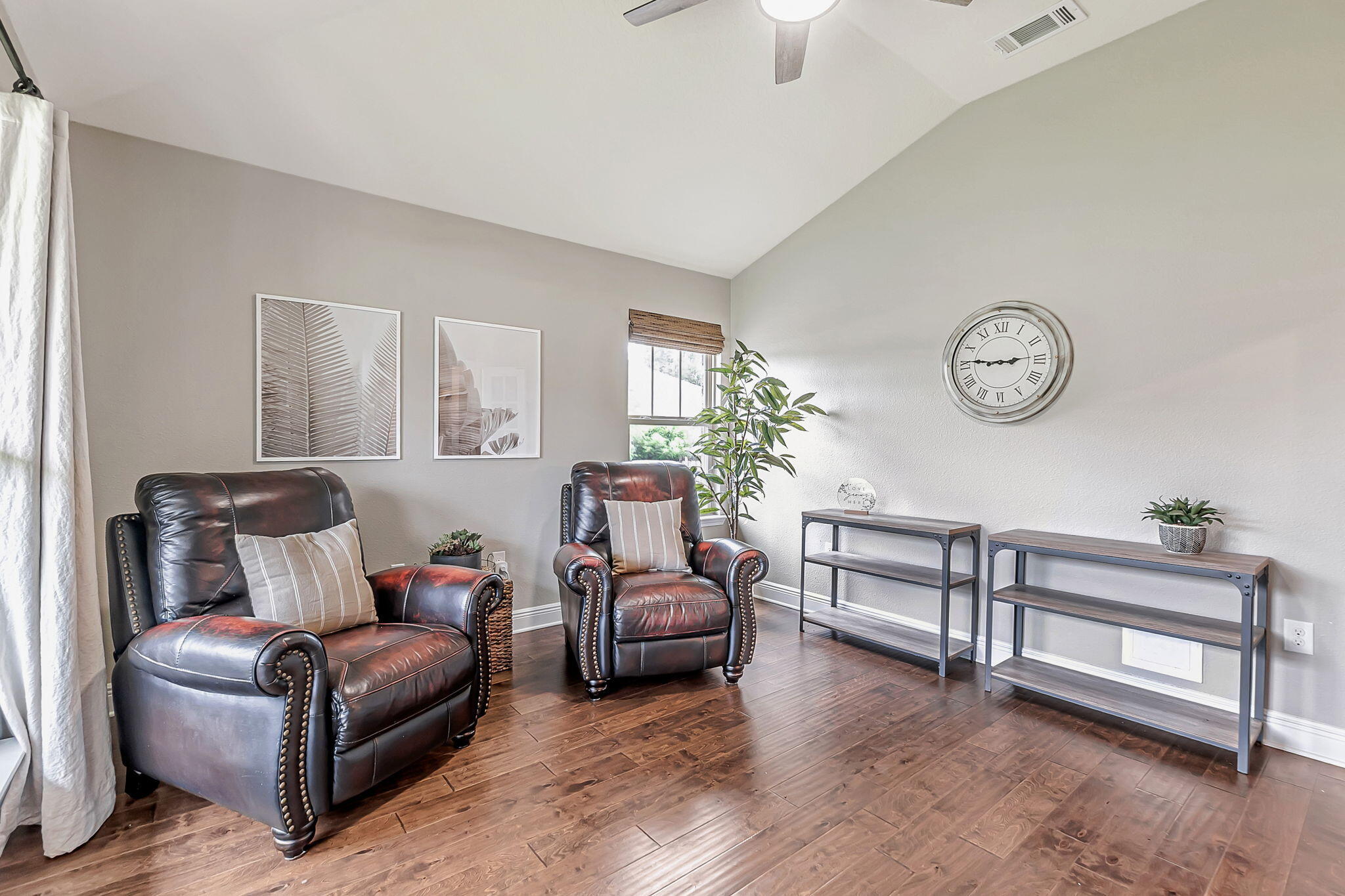 6562 Longview Street