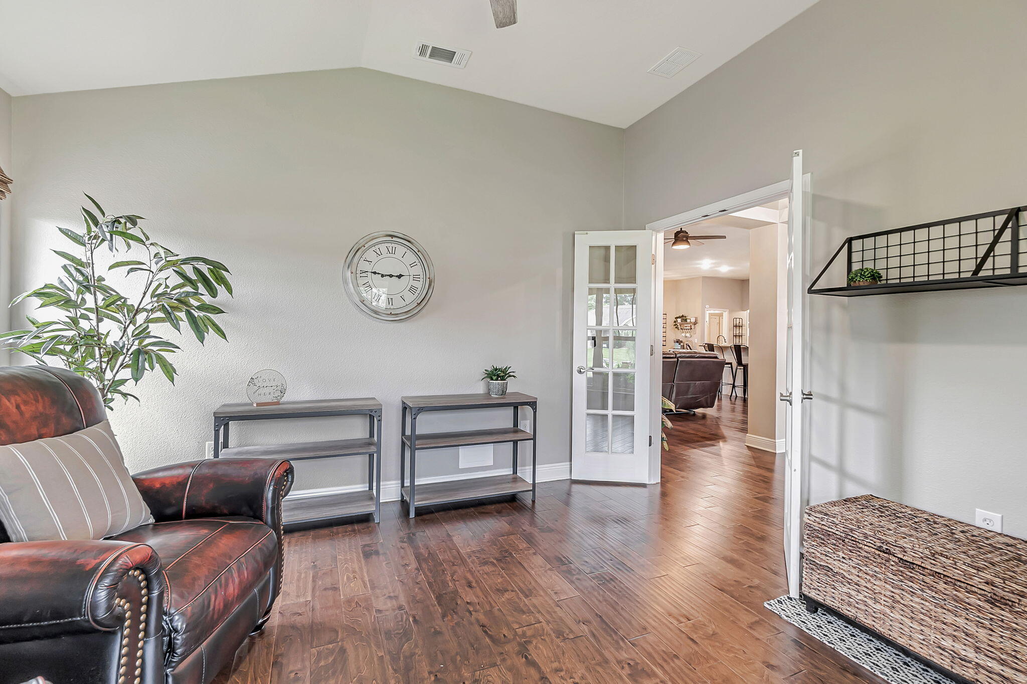 6562 Longview Street