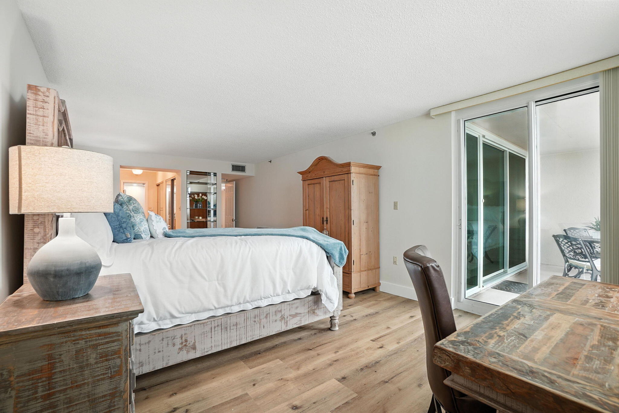 381 Santa Rosa Boulevard, W709