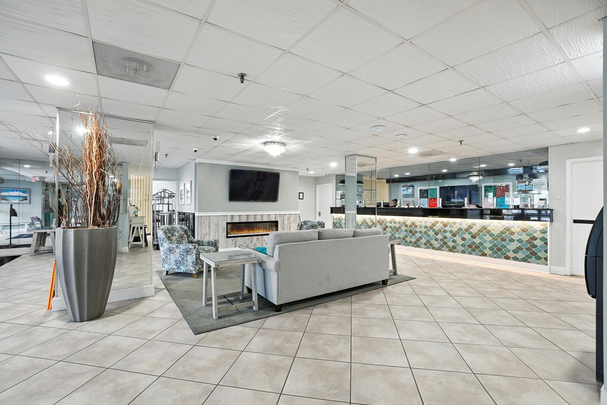 381 Santa Rosa Boulevard, W709