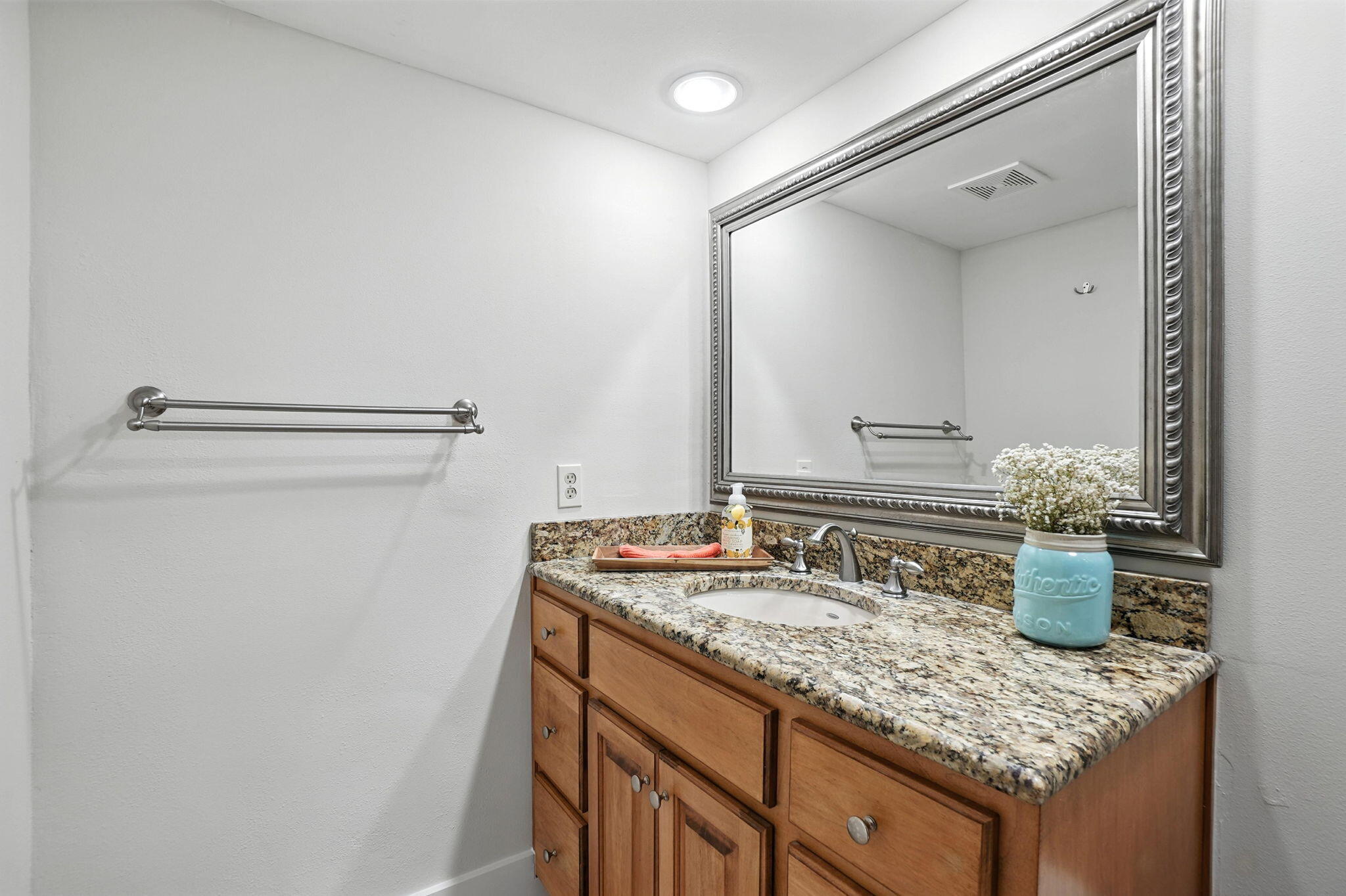 381 Santa Rosa Boulevard, W709