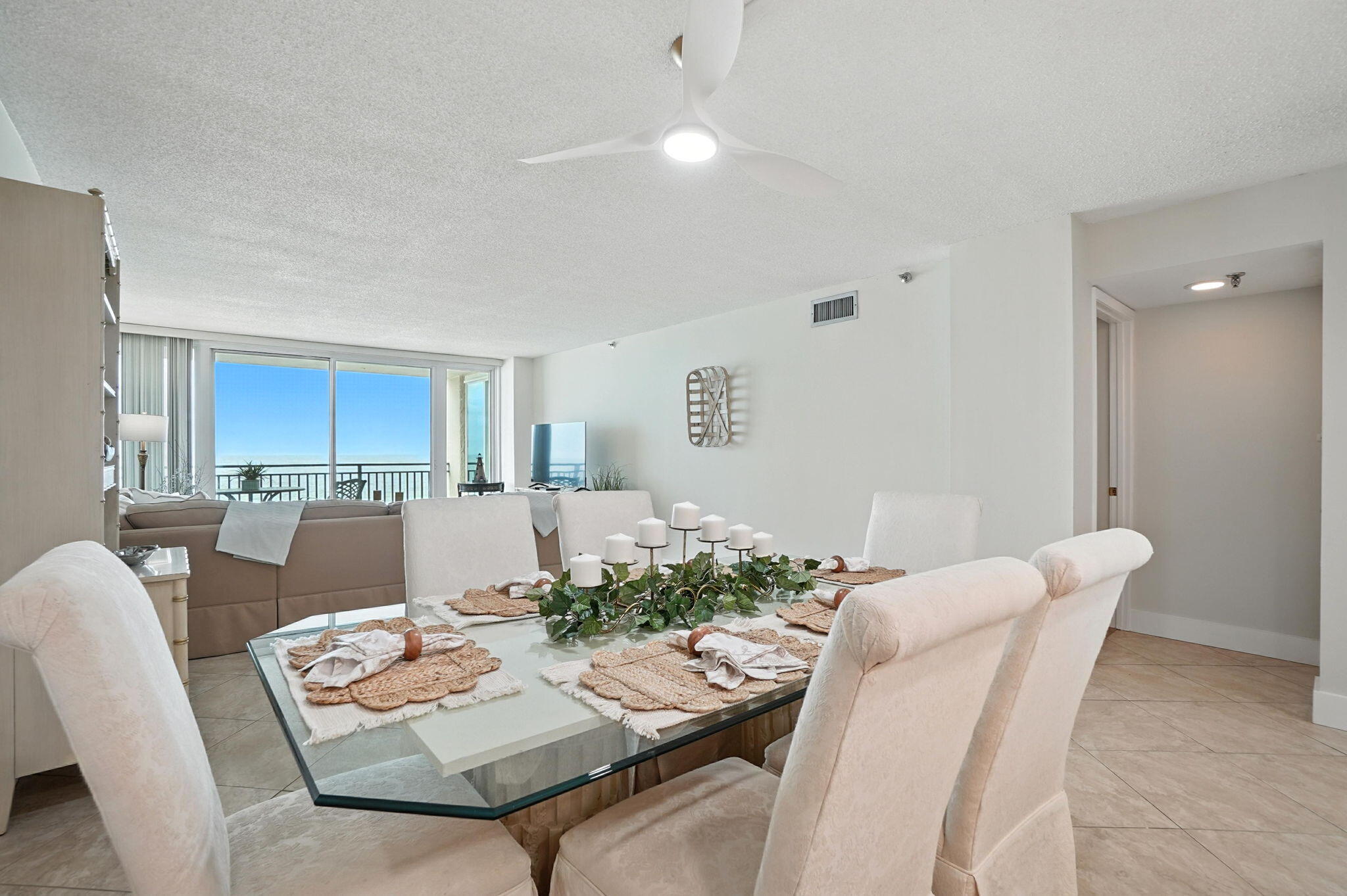 381 Santa Rosa Boulevard, W709