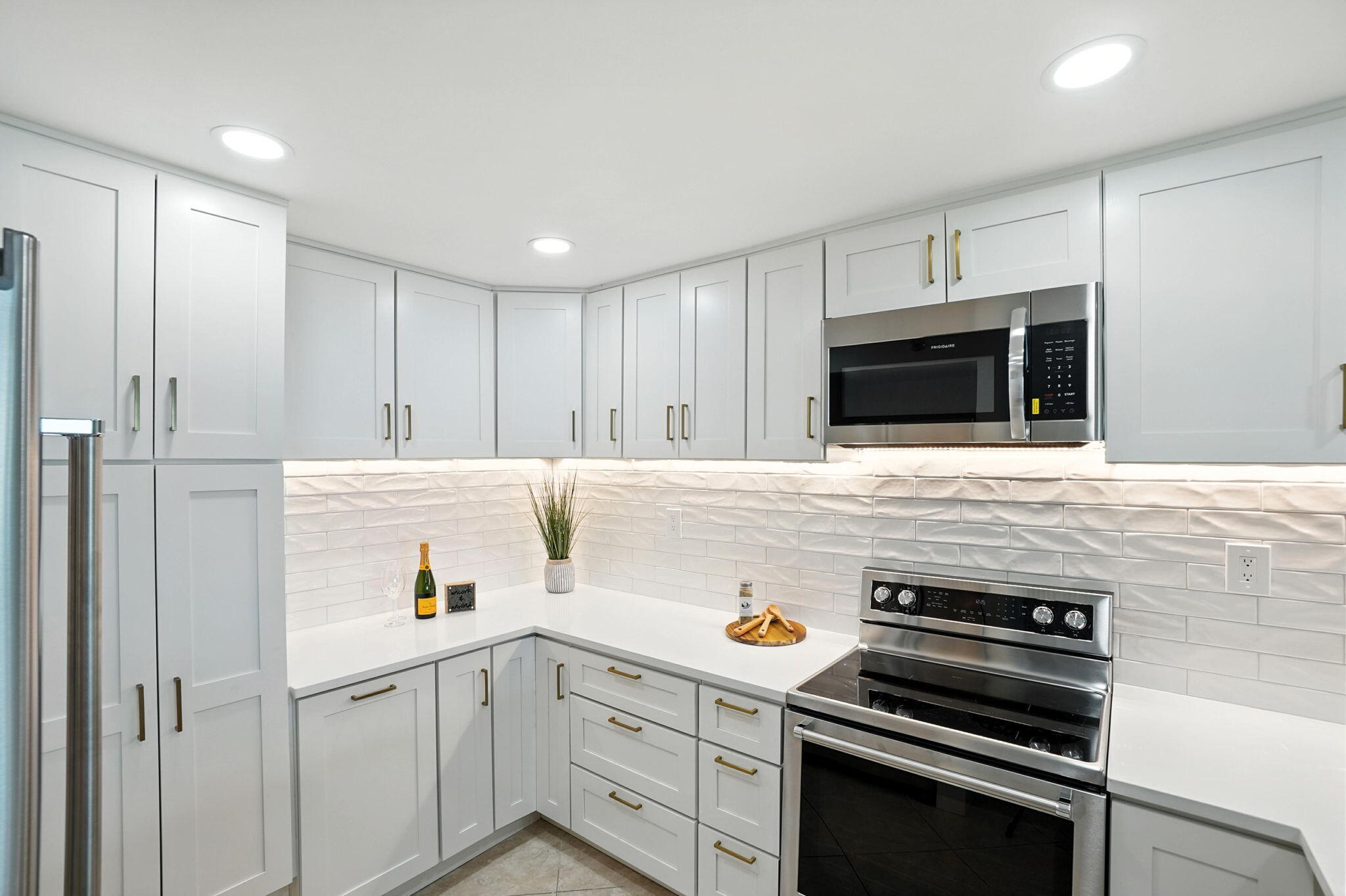 381 Santa Rosa Boulevard, W709