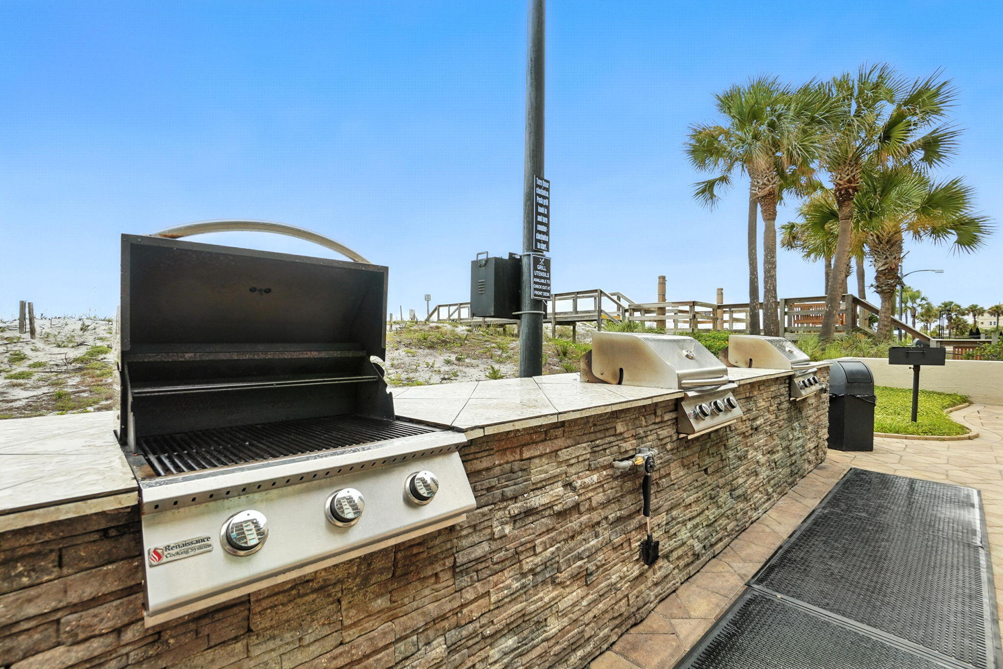 381 Santa Rosa Boulevard, W709