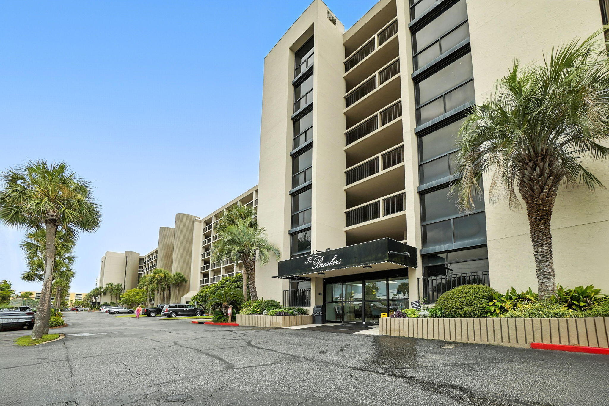 381 Santa Rosa Boulevard, W709