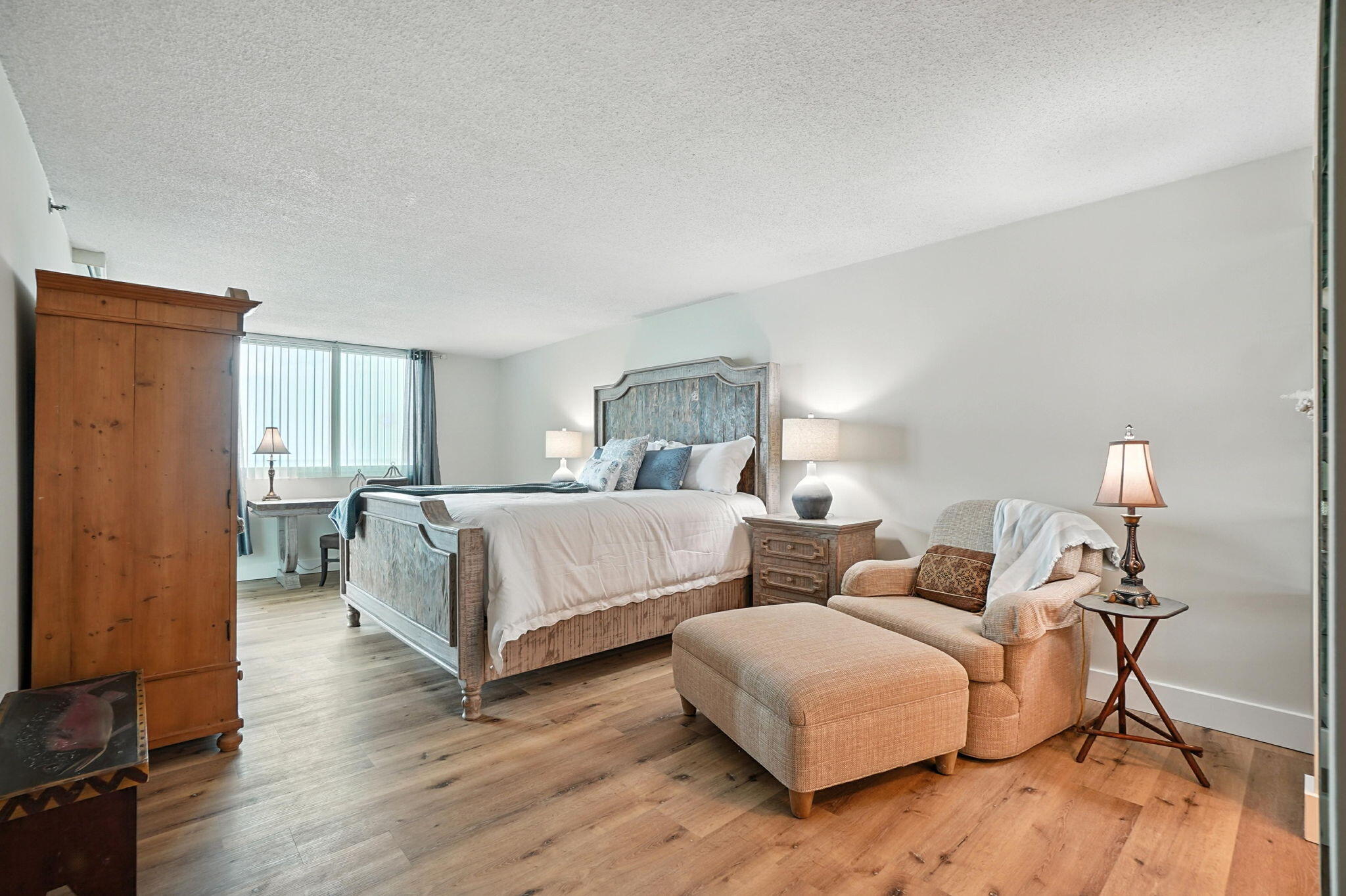 381 Santa Rosa Boulevard, W709