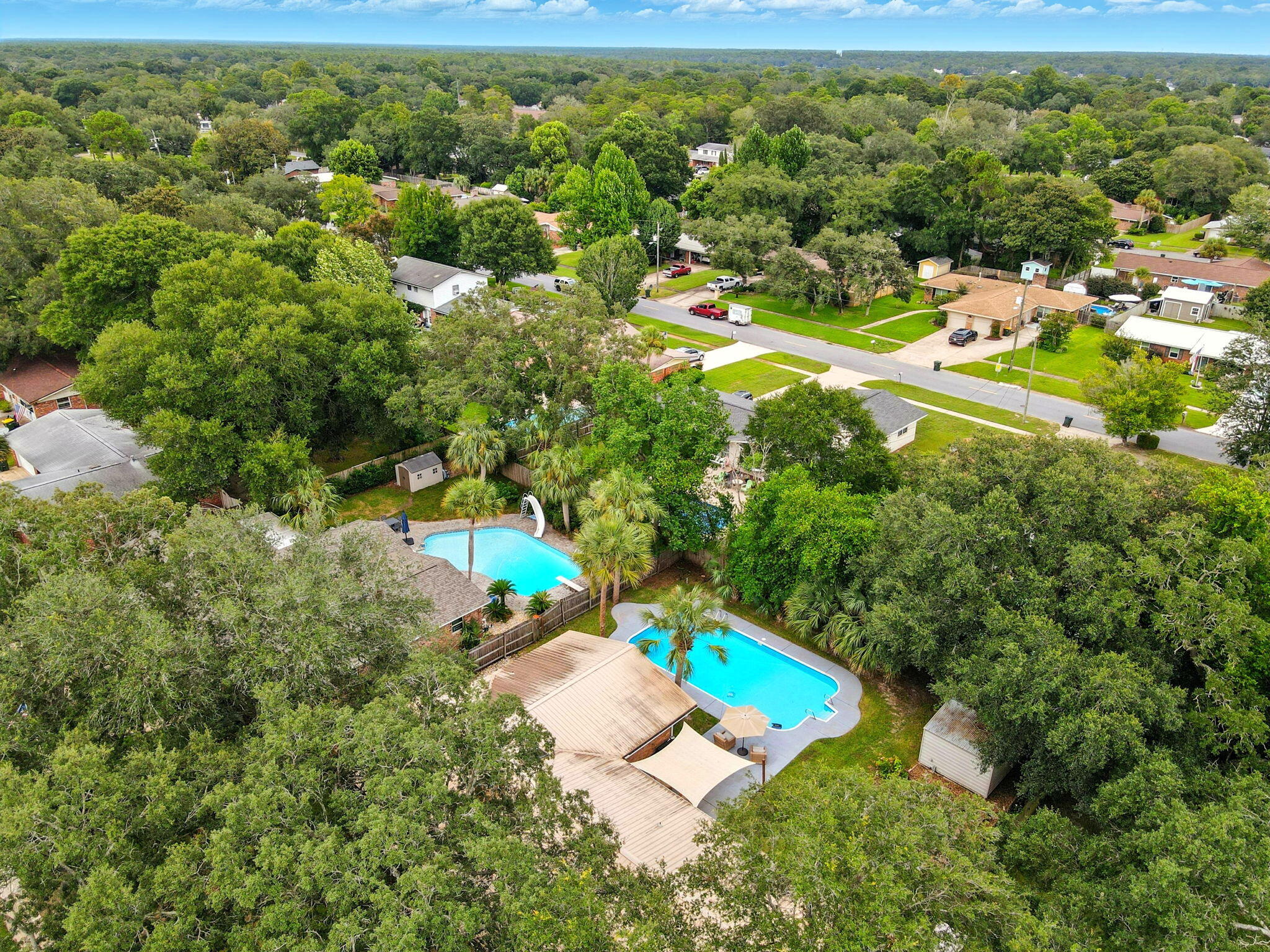 616 NE Fairway Avenue