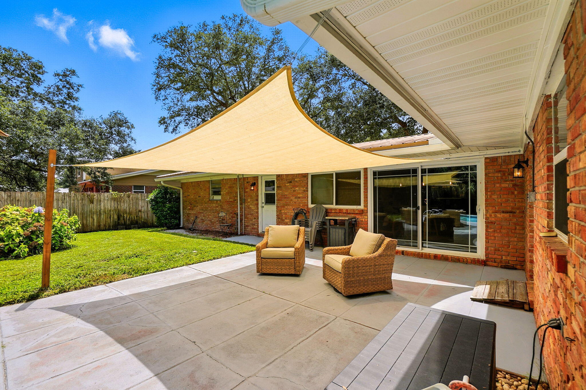 616 NE Fairway Avenue