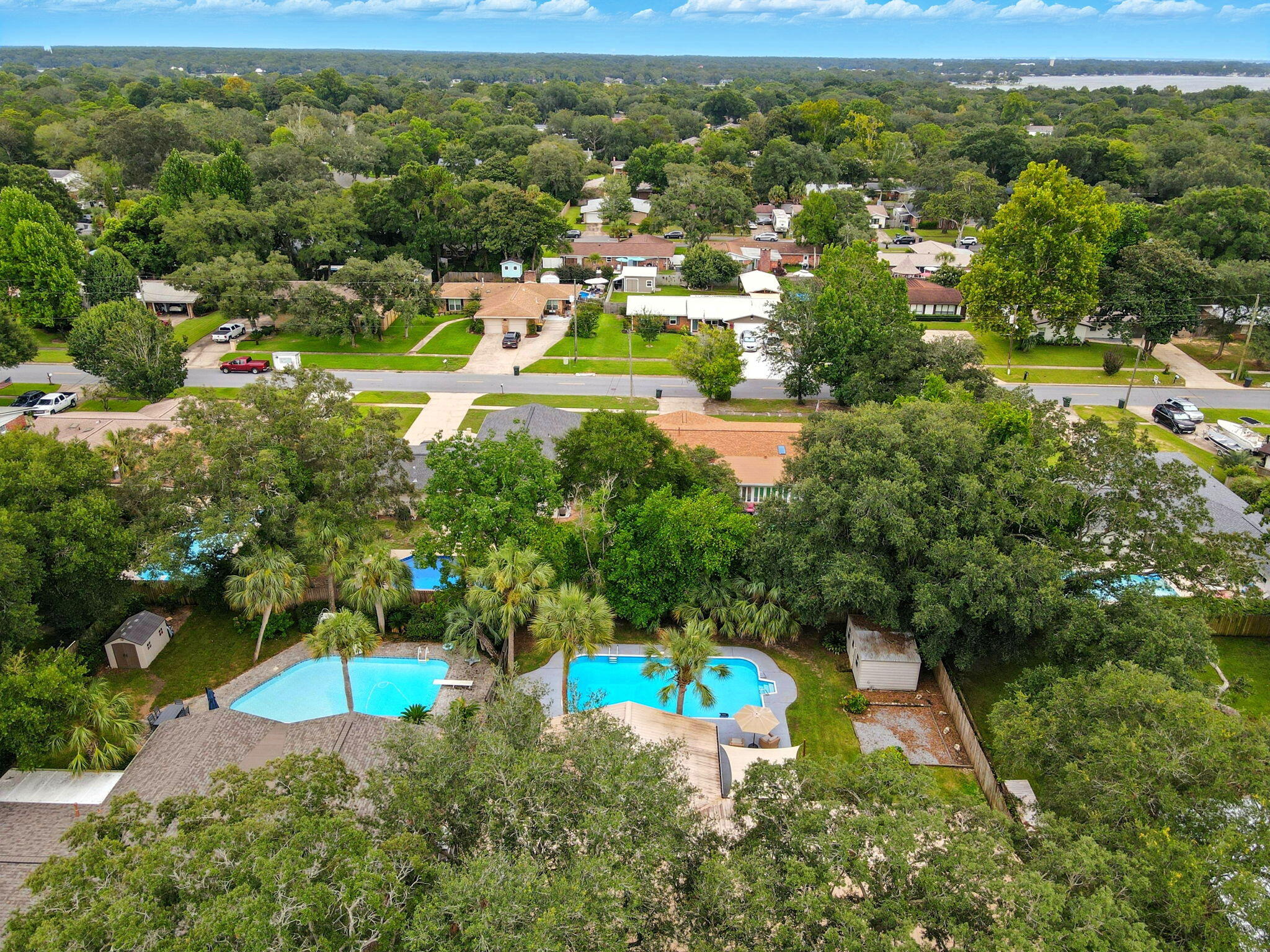 616 NE Fairway Avenue