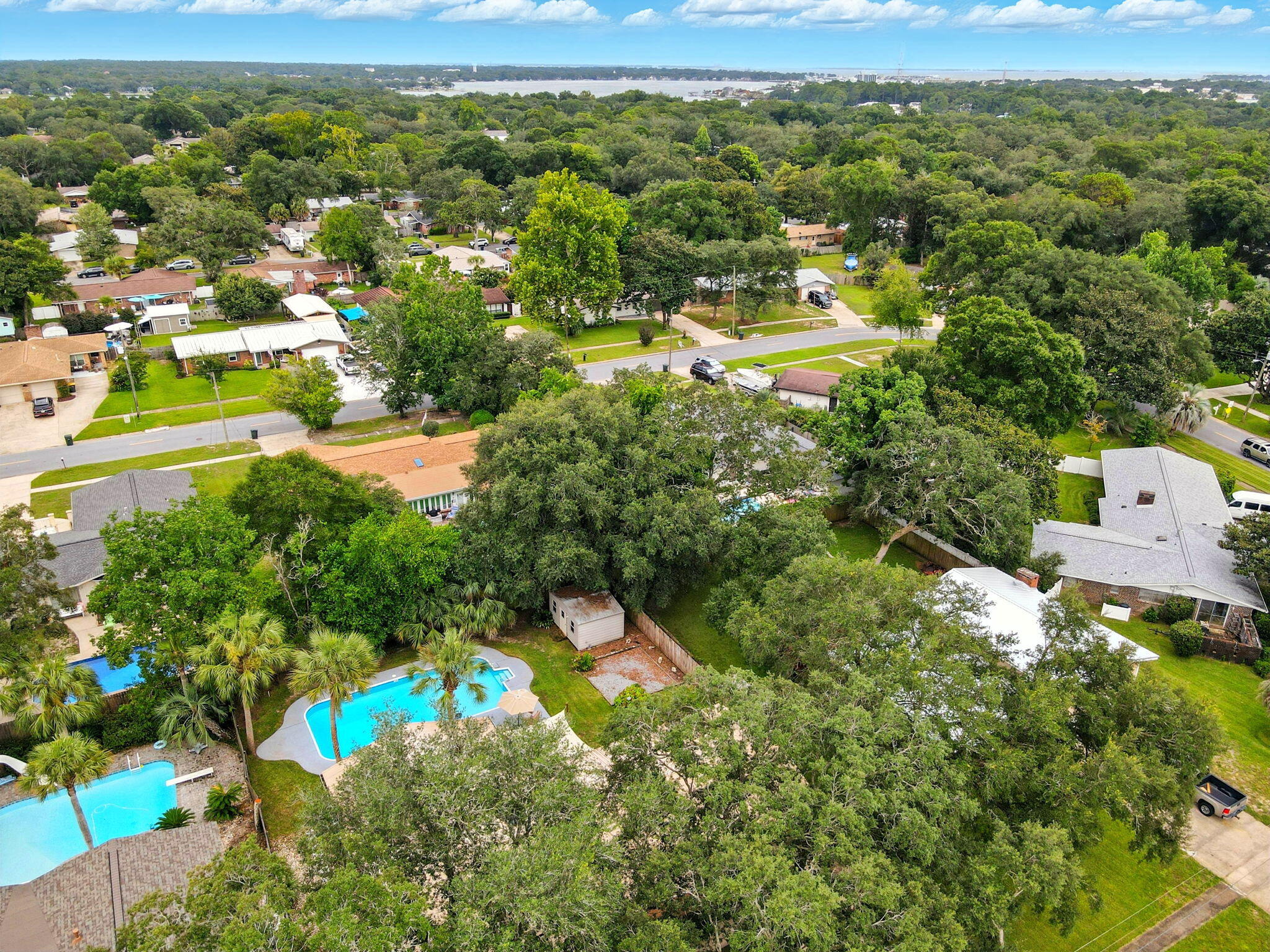 616 NE Fairway Avenue