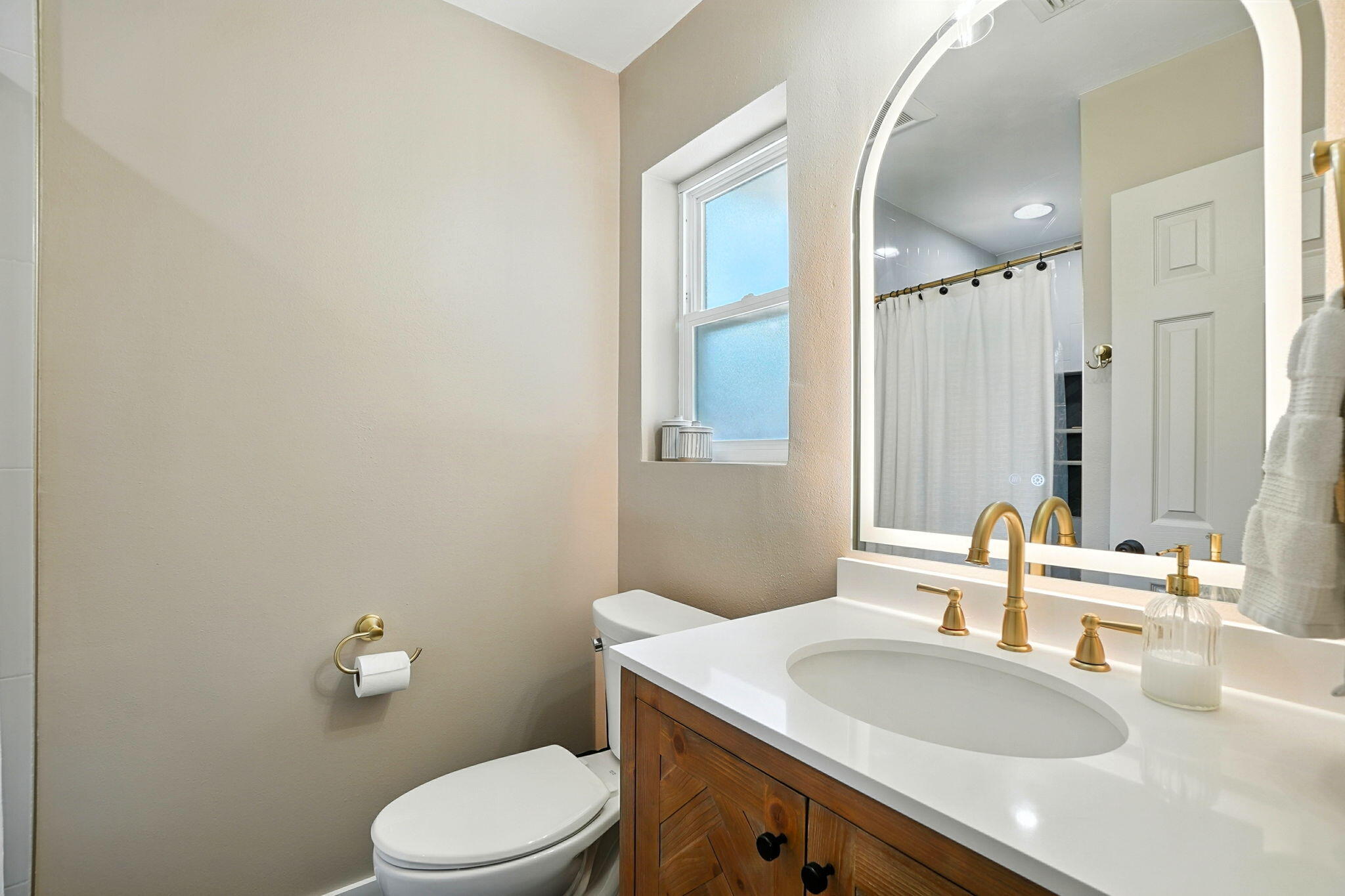 616 NE Fairway Avenue