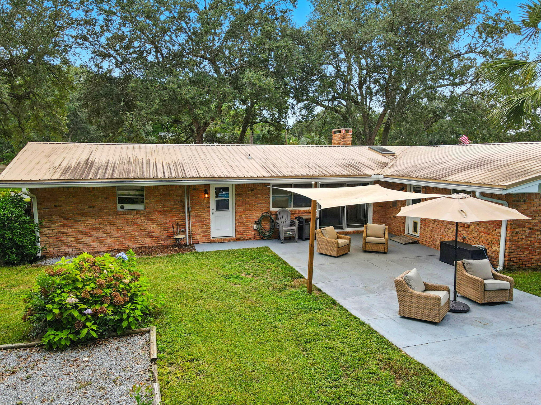 616 NE Fairway Avenue