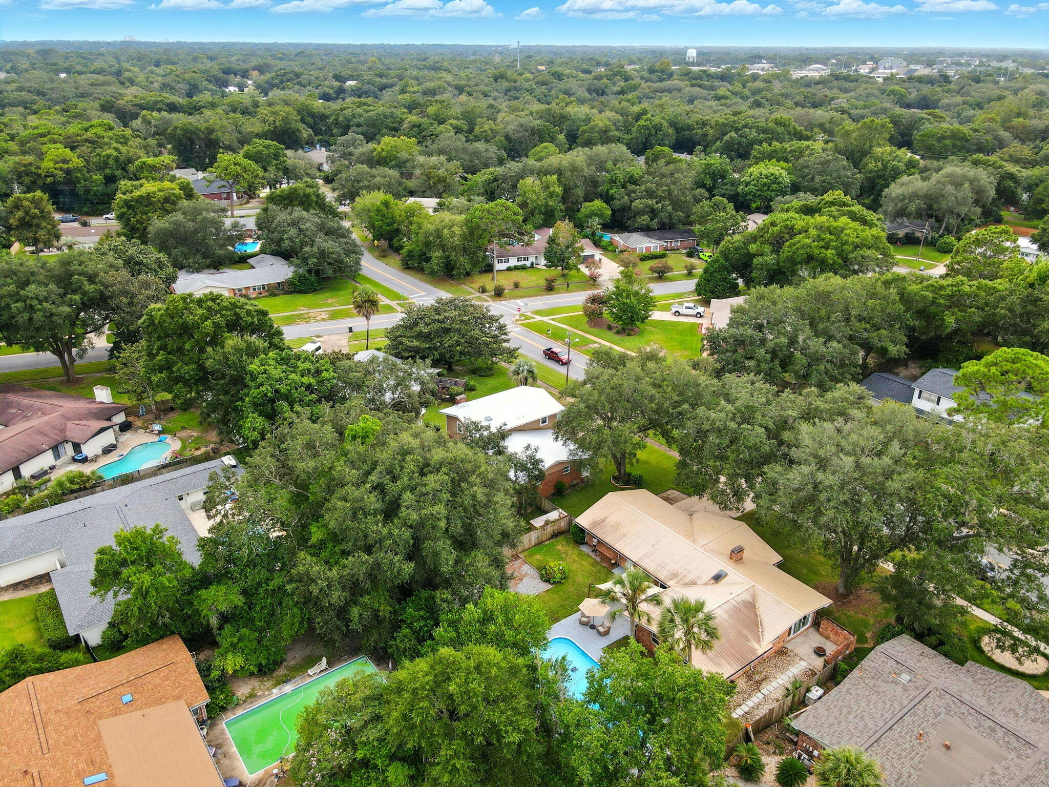 616 NE Fairway Avenue