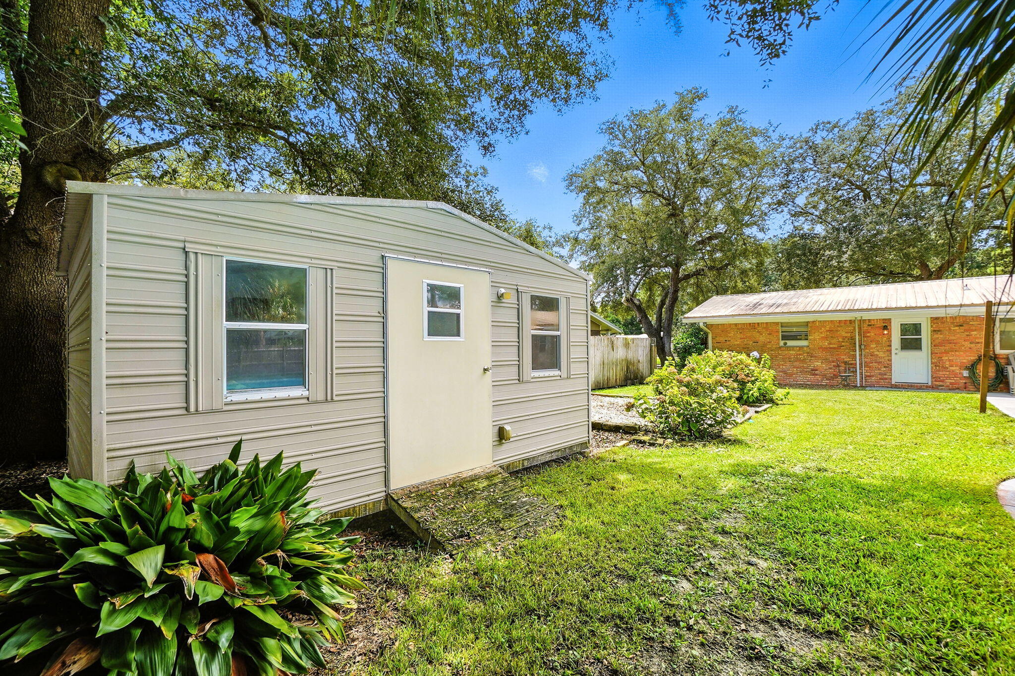 616 NE Fairway Avenue