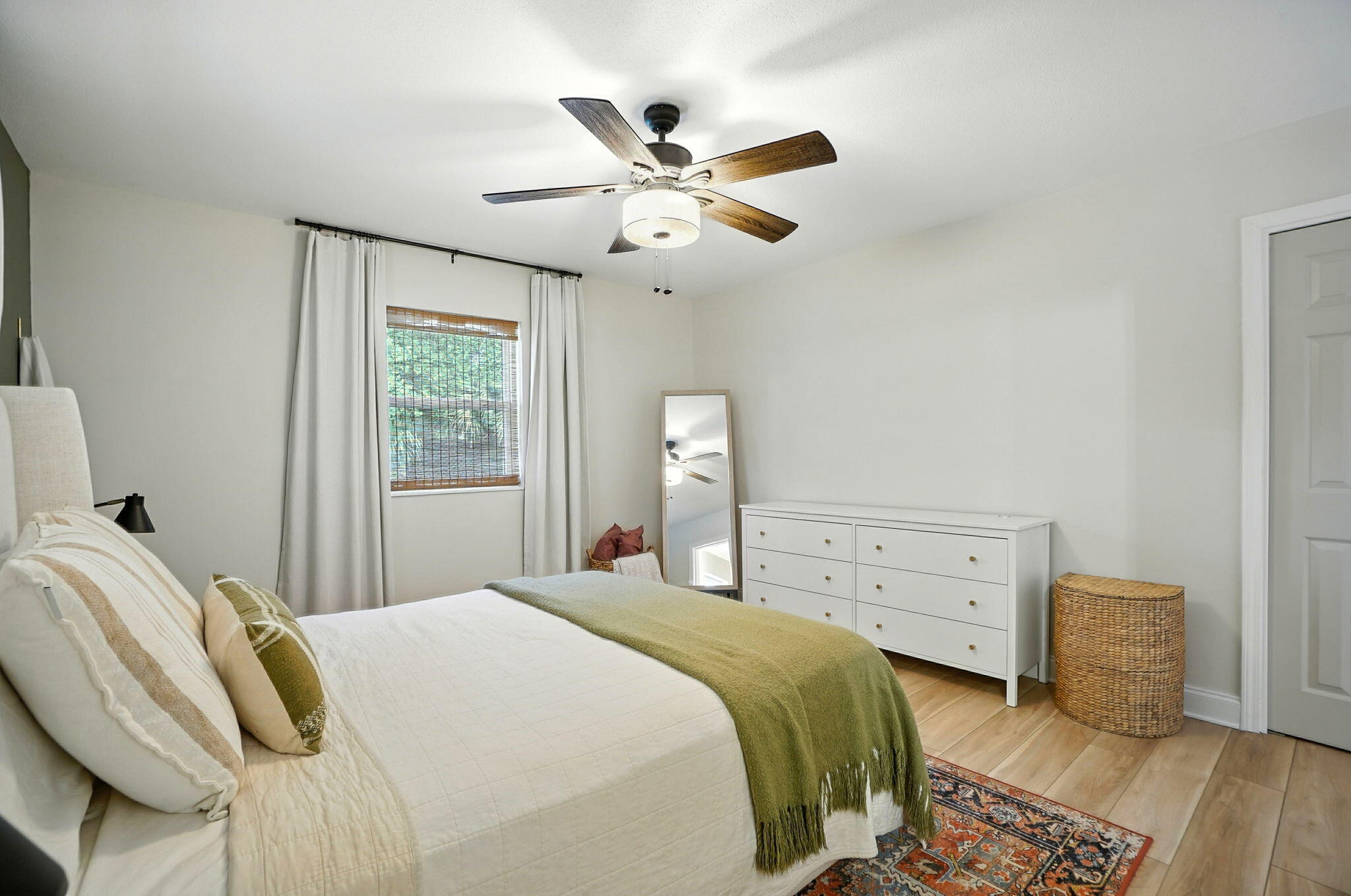 616 NE Fairway Avenue