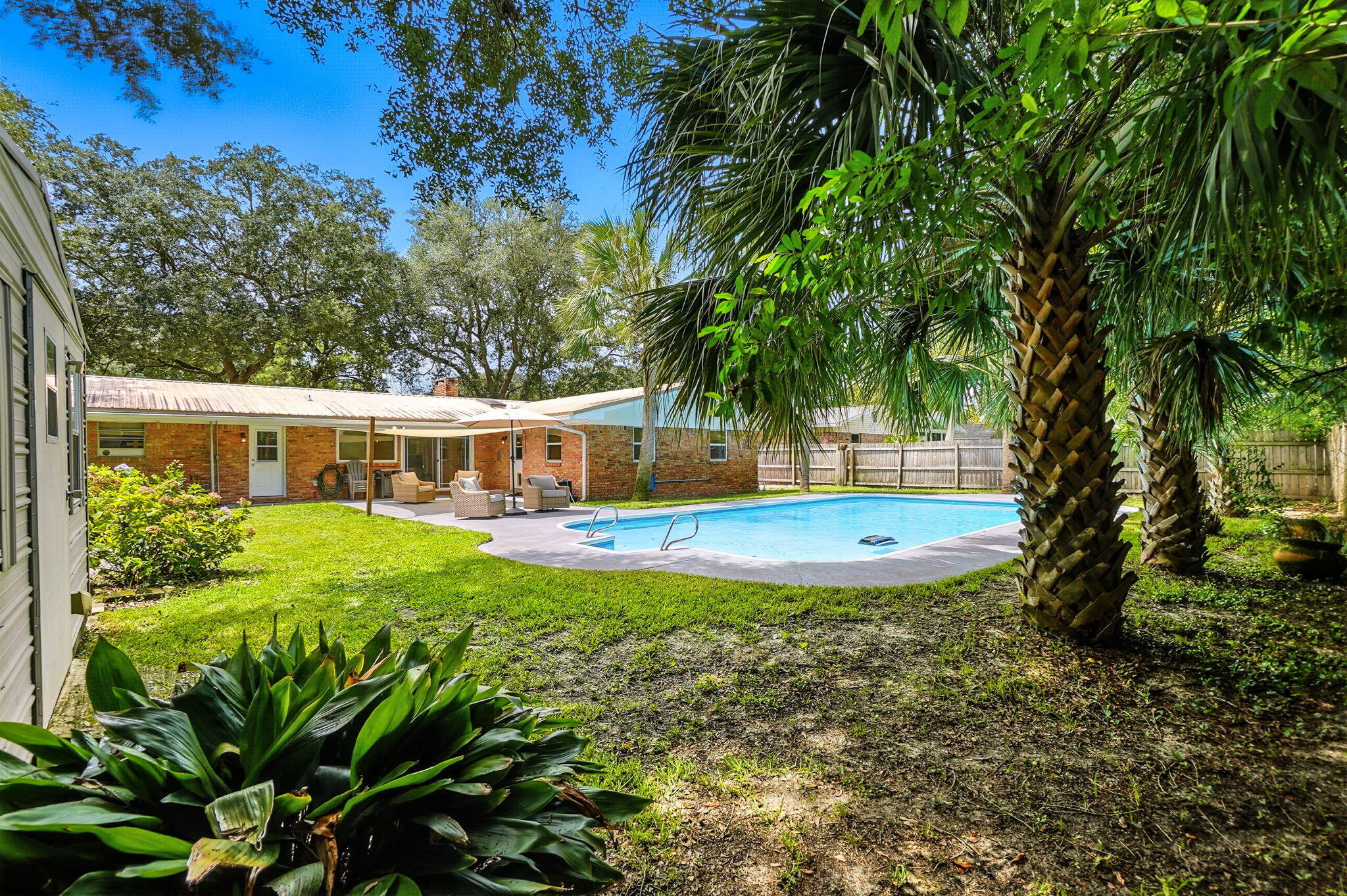 616 NE Fairway Avenue