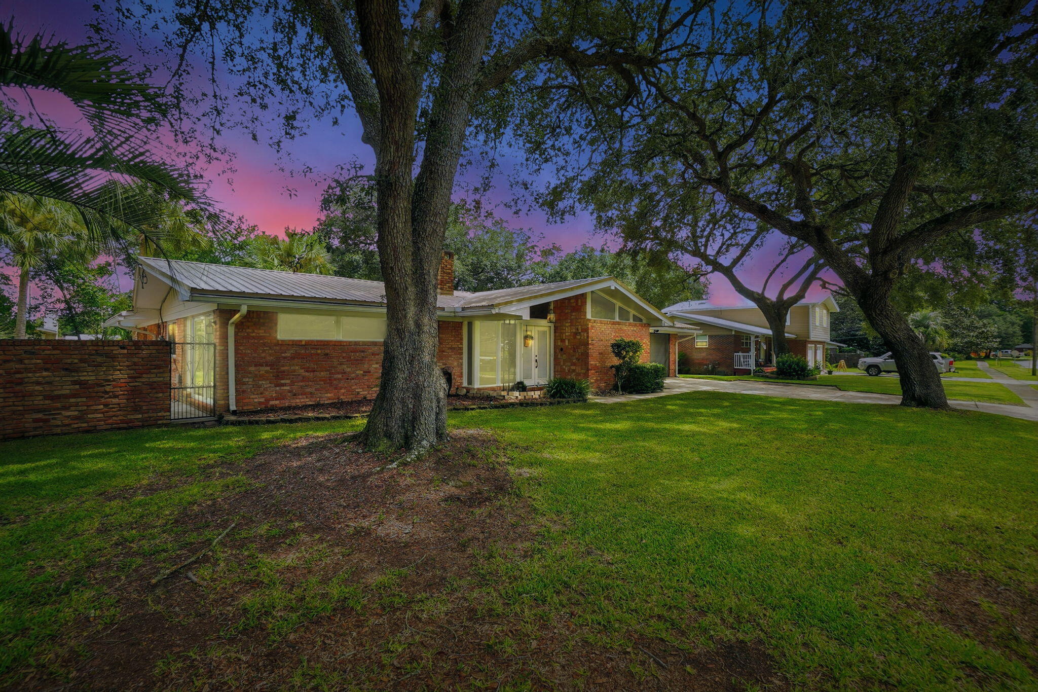 616 NE Fairway Avenue