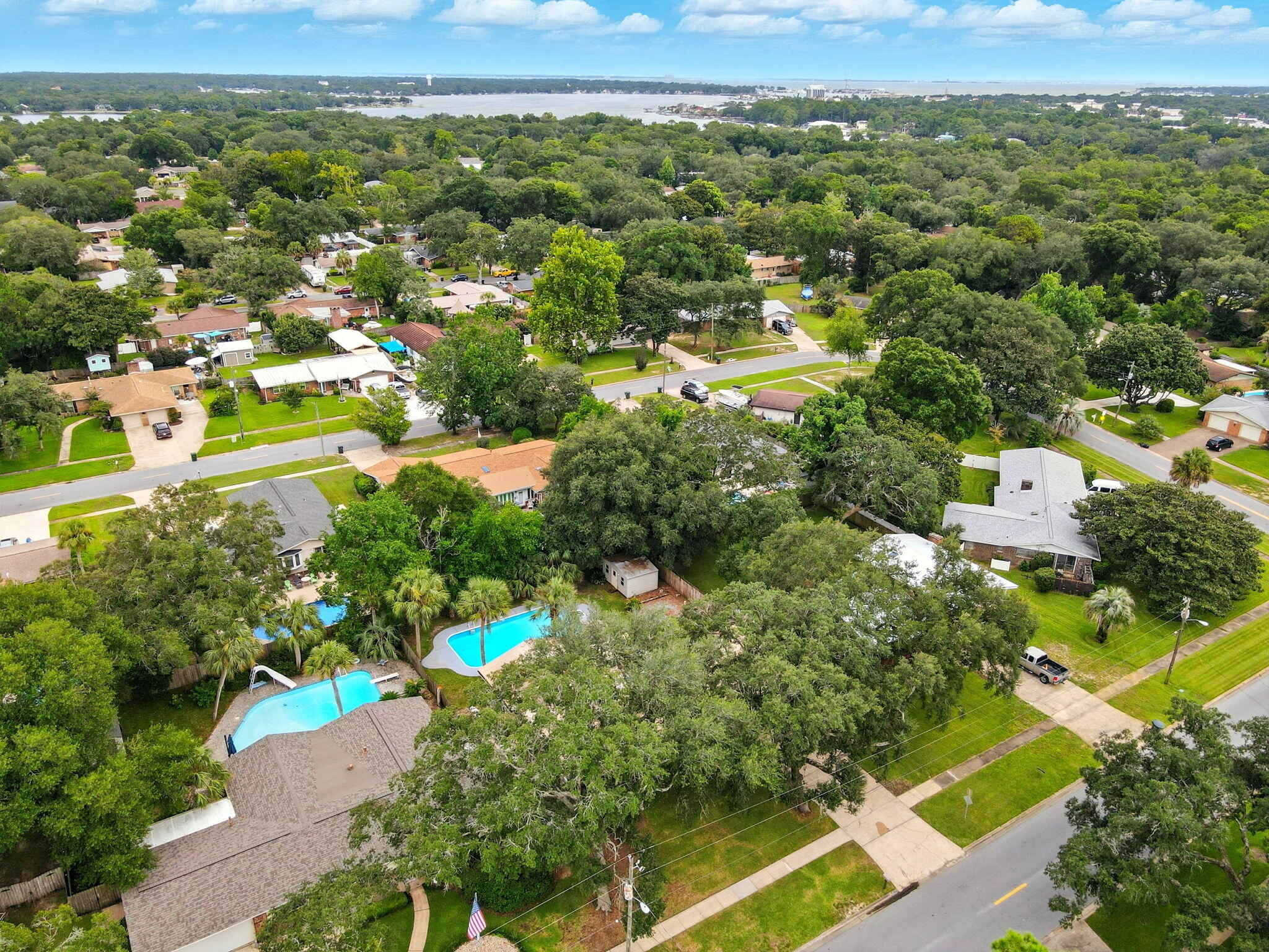 616 NE Fairway Avenue