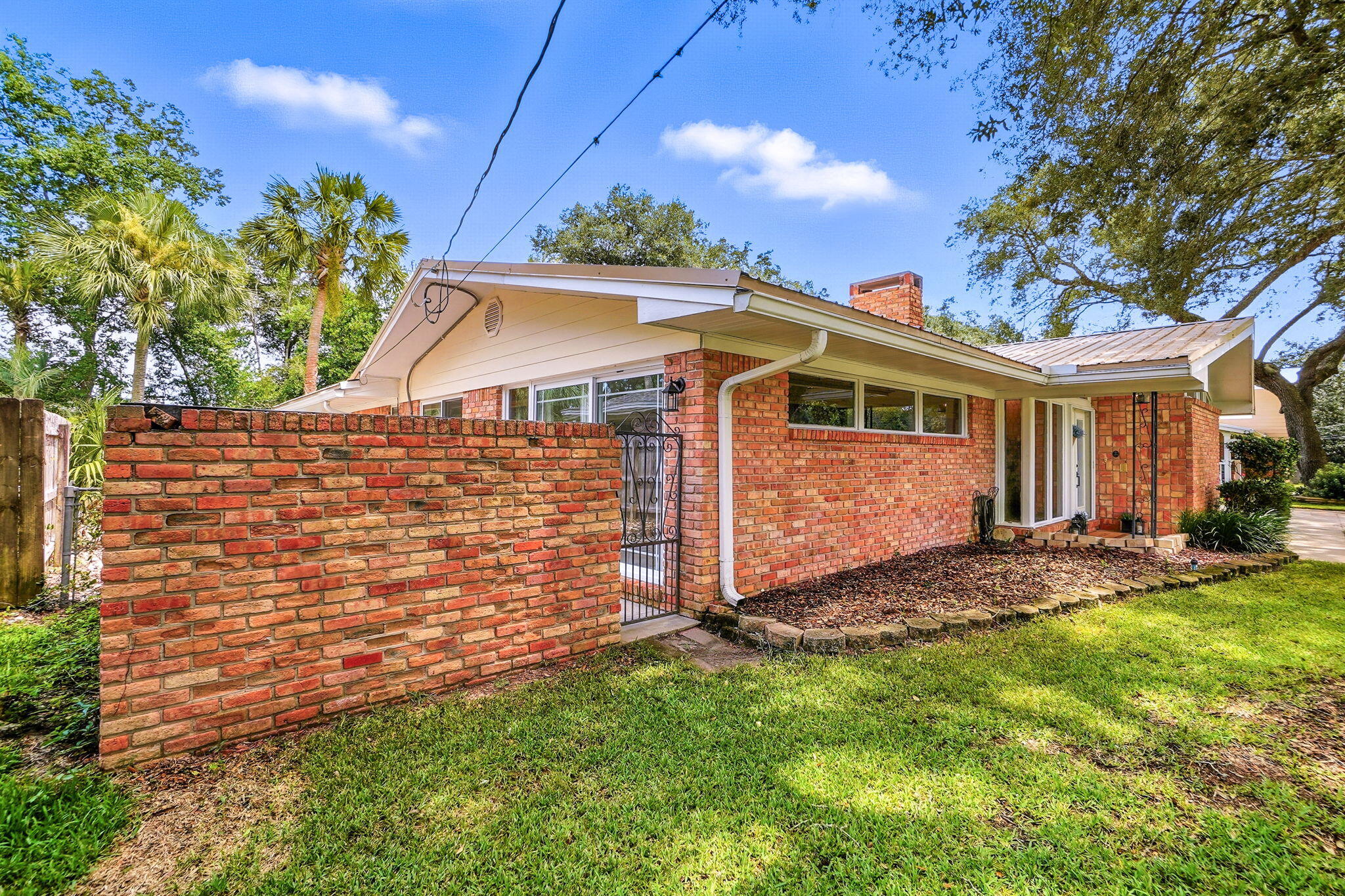 616 NE Fairway Avenue