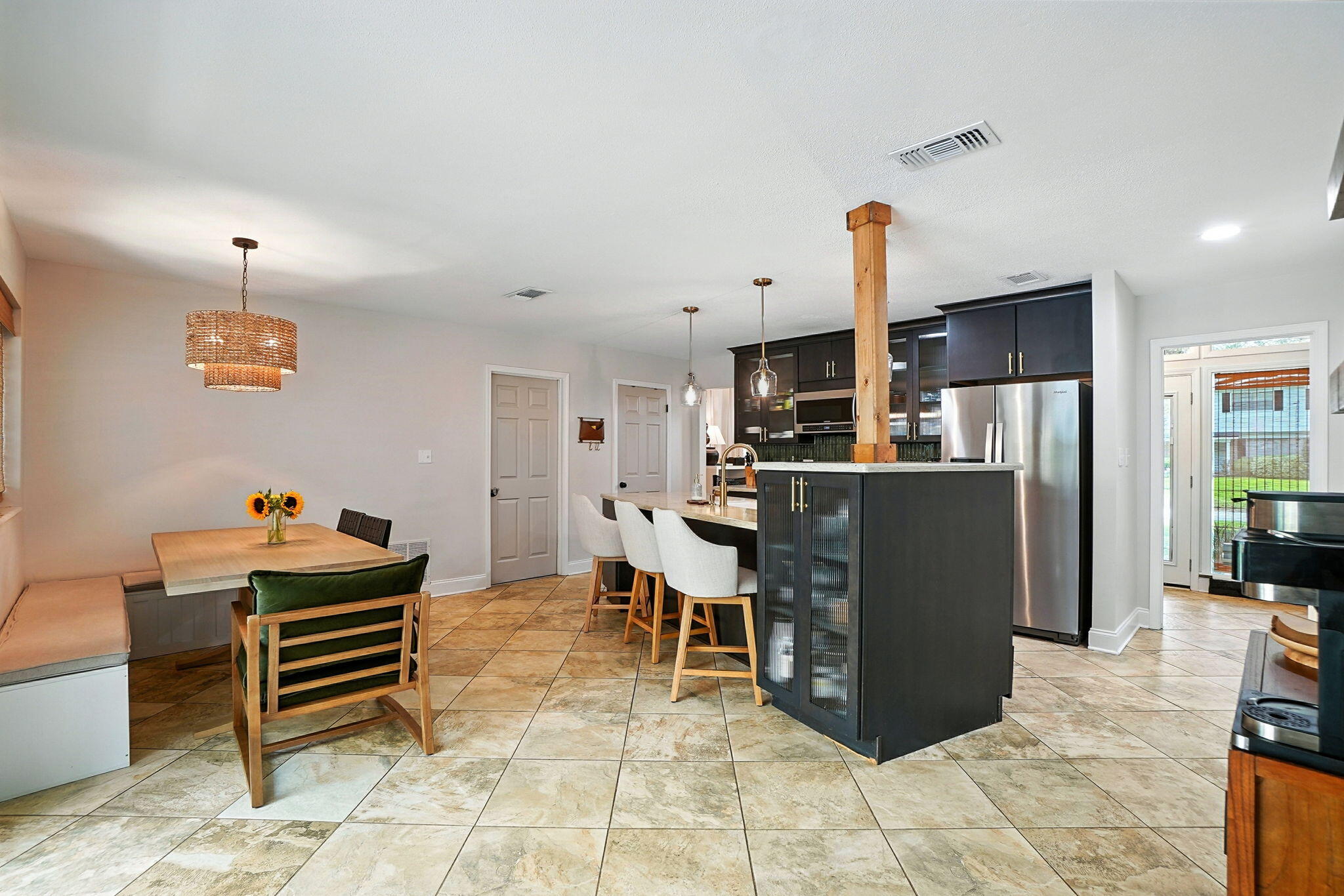 616 NE Fairway Avenue