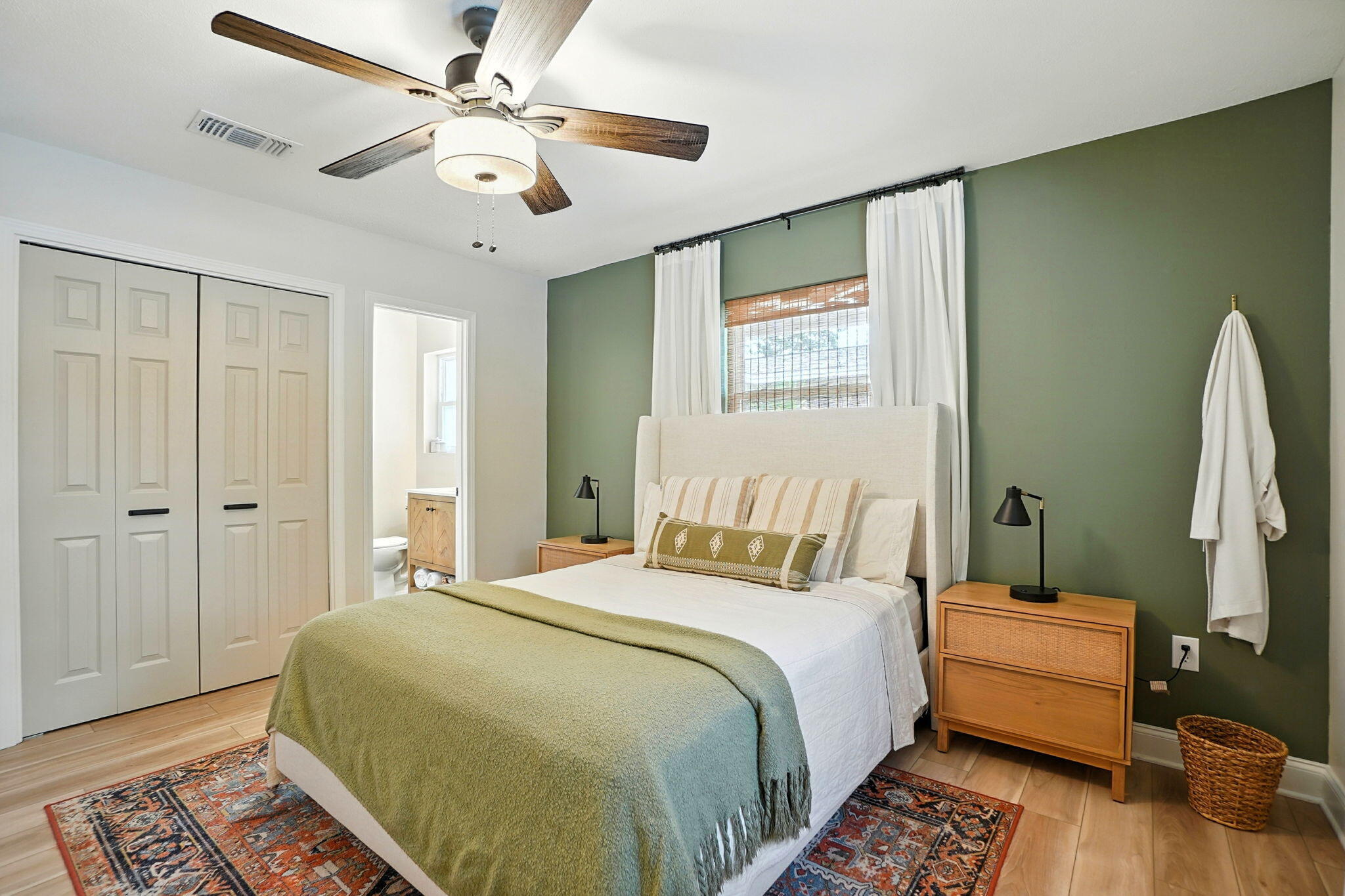 616 NE Fairway Avenue