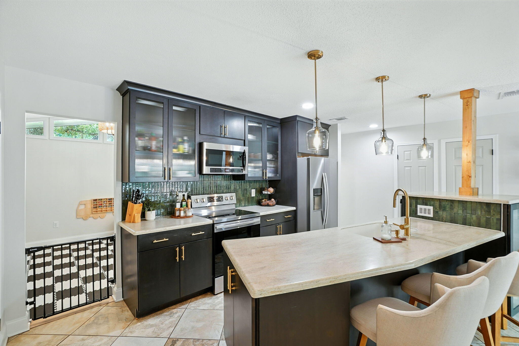 616 NE Fairway Avenue