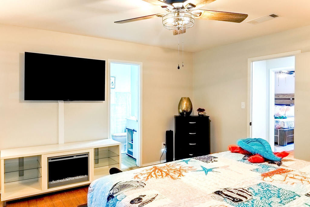 209 SW Honeytree Lane