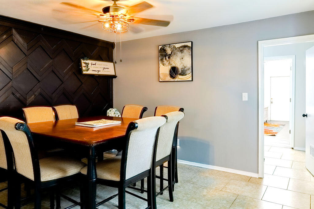 209 SW Honeytree Lane