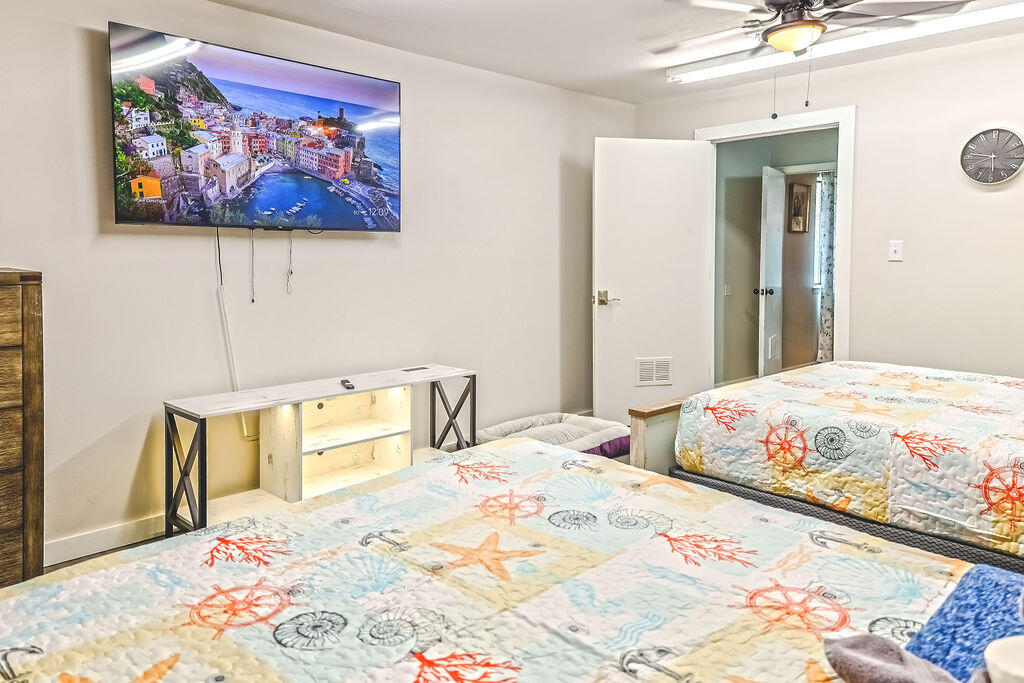 209 SW Honeytree Lane