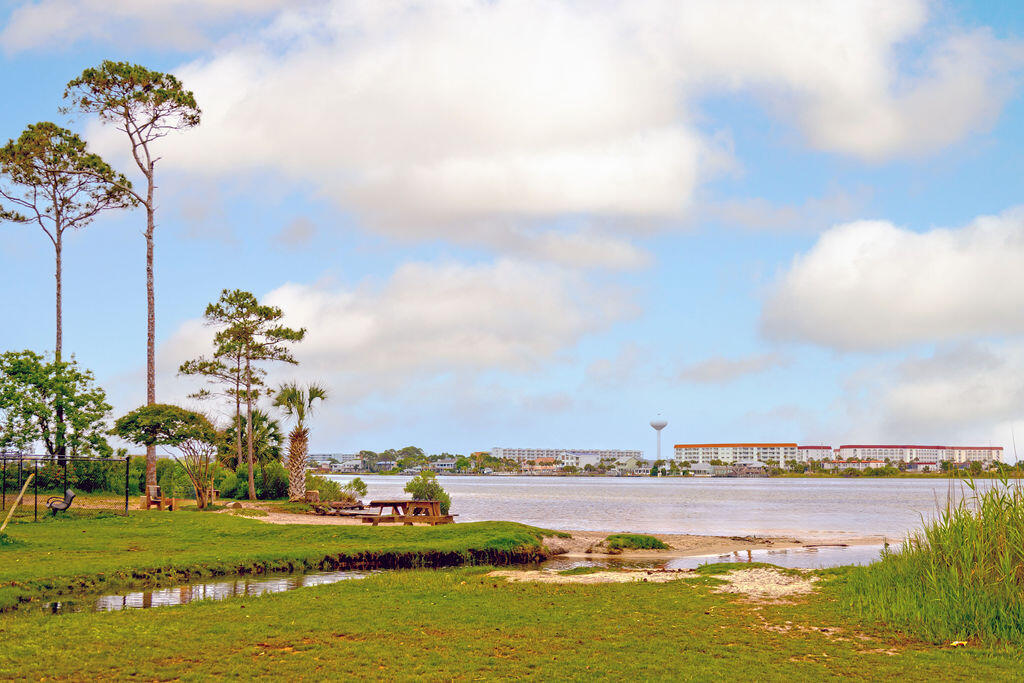 209 SW Honeytree Lane