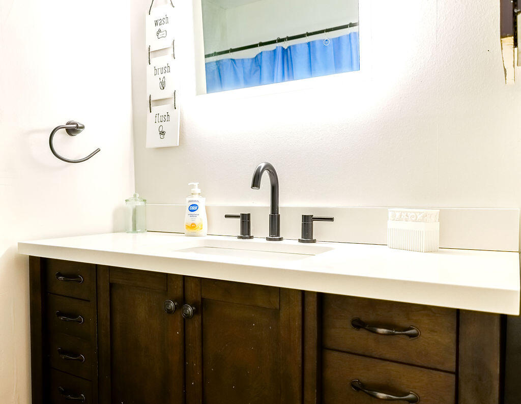 209 SW Honeytree Lane