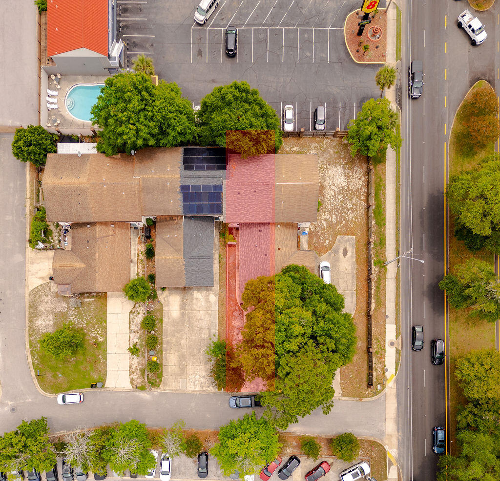 209 SW Honeytree Lane