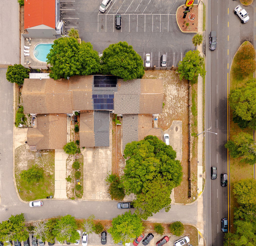 209 SW Honeytree Lane