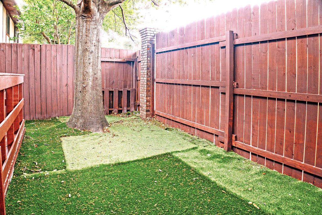 209 SW Honeytree Lane