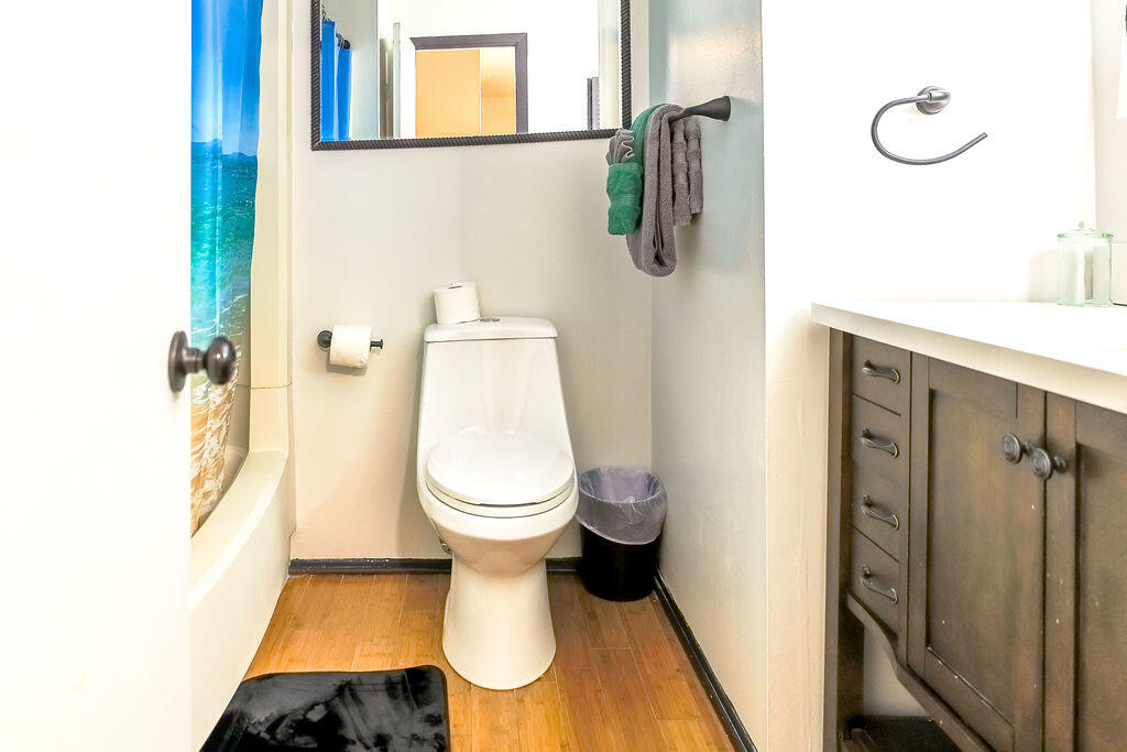 209 SW Honeytree Lane