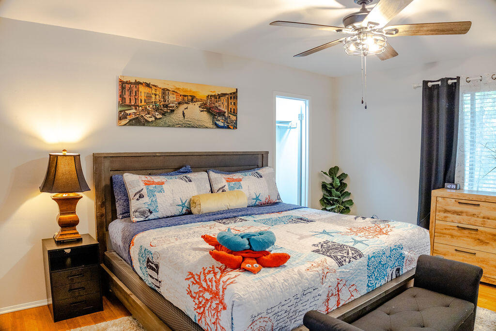 209 SW Honeytree Lane