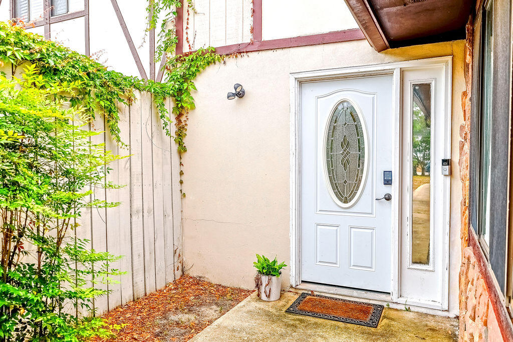 209 SW Honeytree Lane